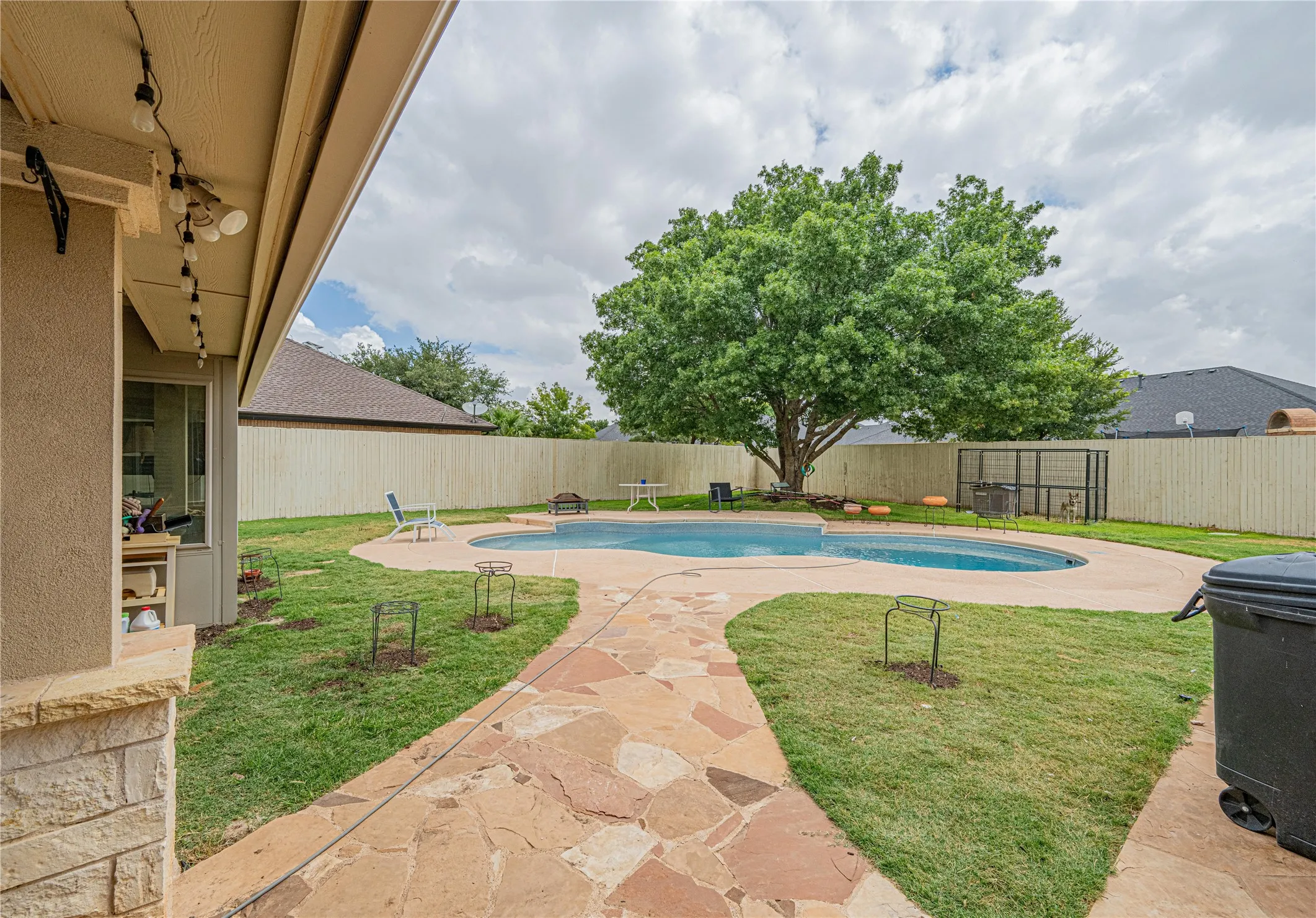 Single Family Residence For Sale in Midland County , 3106 San Jose Dr Drive, Odessa, Texas 79765, 4 Bedroom, 3 Bathroom, 3 Garage spaces, 2,835 Sqft, built in 2003, mls#21337540, Real Estate Agent in Odessa, Homes For Sale in Midland county, Homes For Sale in Odessa, Realtor in Odessa Texas, Real Estate Brokerage Independent Realty Texas, Luminita Cordes Realtor