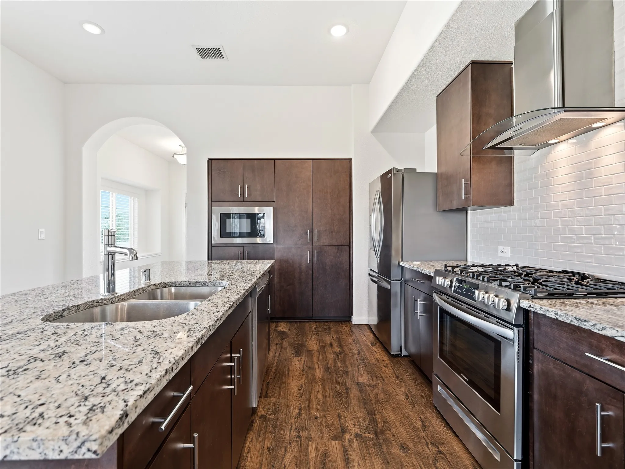 Single Family Residence For Rent in Denton County , 1204 Sumner Street, Aubrey, Texas 76227, 4 Bedroom, 3 Bathroom, 2 Garage spaces, 2,504 Sqft, built in 2022, Price $2,650, mls#21333987, Real Estate Agent in Aubrey, Homes For Rent in Denton county, Homes For Rent in Aubrey, Realtor in Aubrey Texas, Real Estate Brokerage Independent Realty Texas, Luminita Cordes Realtor