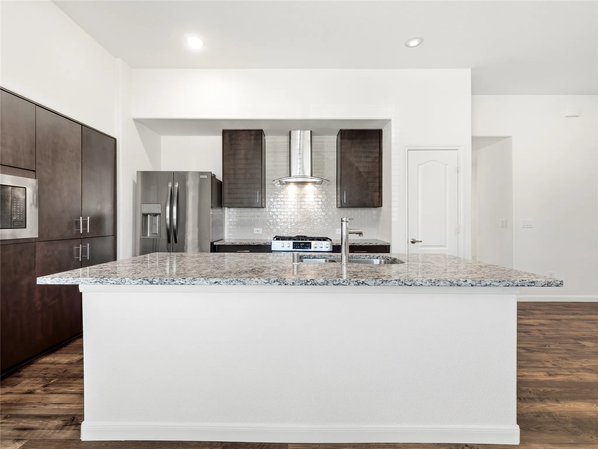 Single Family Residence For Rent in Denton County , 1204 Sumner Street, Aubrey, Texas 76227, 4 Bedroom, 3 Bathroom, 2 Garage spaces, 2,504 Sqft, built in 2022, Price $2,650, mls#21333987, Real Estate Agent in Aubrey, Homes For Rent in Denton county, Homes For Rent in Aubrey, Realtor in Aubrey Texas, Real Estate Brokerage Independent Realty Texas, Luminita Cordes Realtor