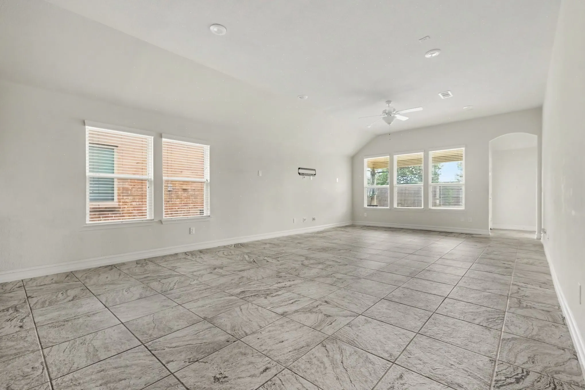 Single Family Residence For Sale in Denton County , 2225 Candler Club Way, Little Elm, Texas 75068, 4 Bedroom, 3 Bathroom, 2 Garage spaces, 2,235 Sqft, built in 2015, mls#21336975, Real Estate Agent in Little Elm, Homes For Sale in Denton county, Homes For Sale in Little Elm, Realtor in Little Elm Texas, Real Estate Brokerage Independent Realty Texas, Luminita Cordes Realtor