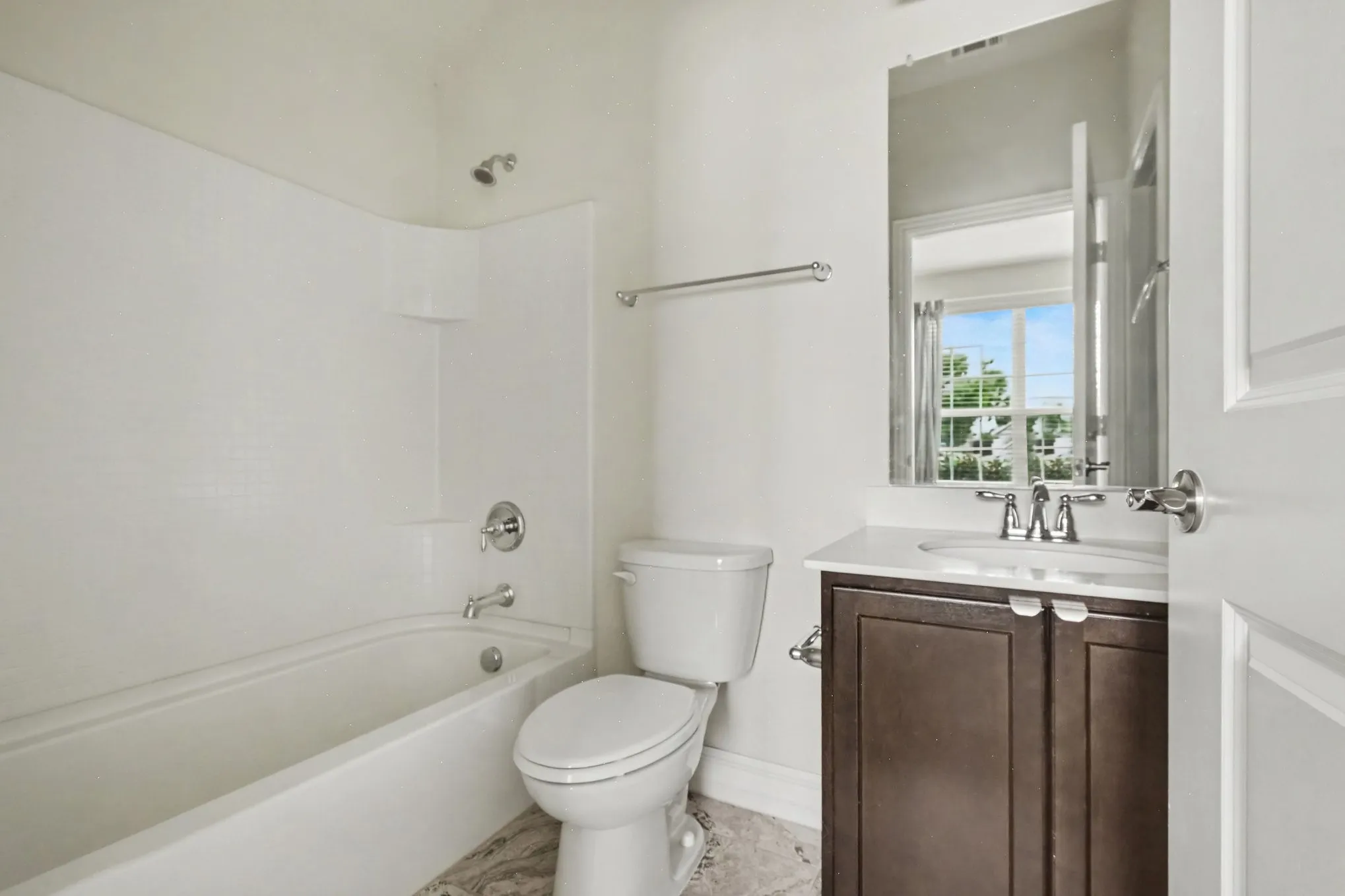 Single Family Residence For Sale in Denton County , 2225 Candler Club Way, Little Elm, Texas 75068, 4 Bedroom, 3 Bathroom, 2 Garage spaces, 2,235 Sqft, built in 2015, mls#21336975, Real Estate Agent in Little Elm, Homes For Sale in Denton county, Homes For Sale in Little Elm, Realtor in Little Elm Texas, Real Estate Brokerage Independent Realty Texas, Luminita Cordes Realtor