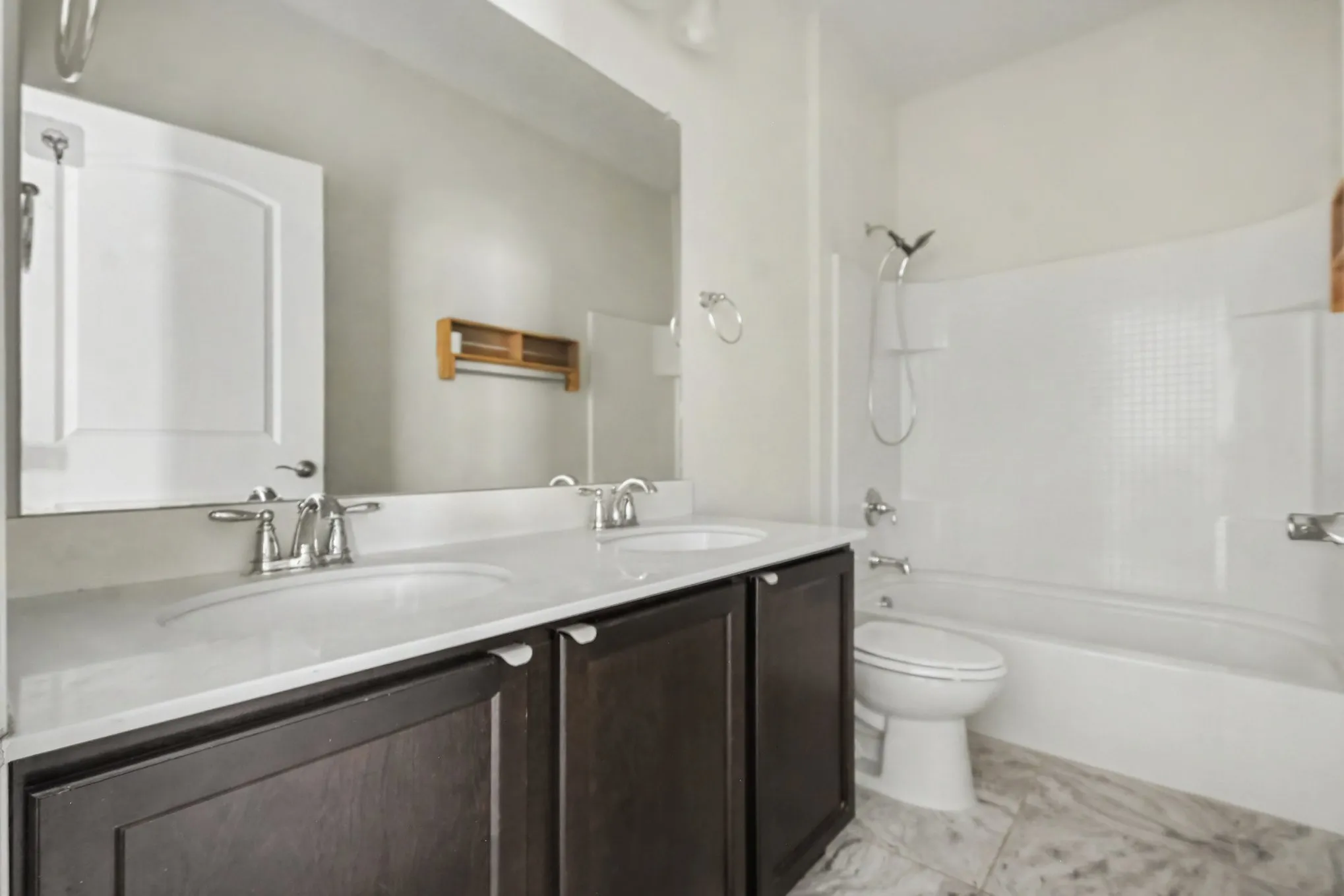 Single Family Residence For Sale in Denton County , 2225 Candler Club Way, Little Elm, Texas 75068, 4 Bedroom, 3 Bathroom, 2 Garage spaces, 2,235 Sqft, built in 2015, mls#21336975, Real Estate Agent in Little Elm, Homes For Sale in Denton county, Homes For Sale in Little Elm, Realtor in Little Elm Texas, Real Estate Brokerage Independent Realty Texas, Luminita Cordes Realtor