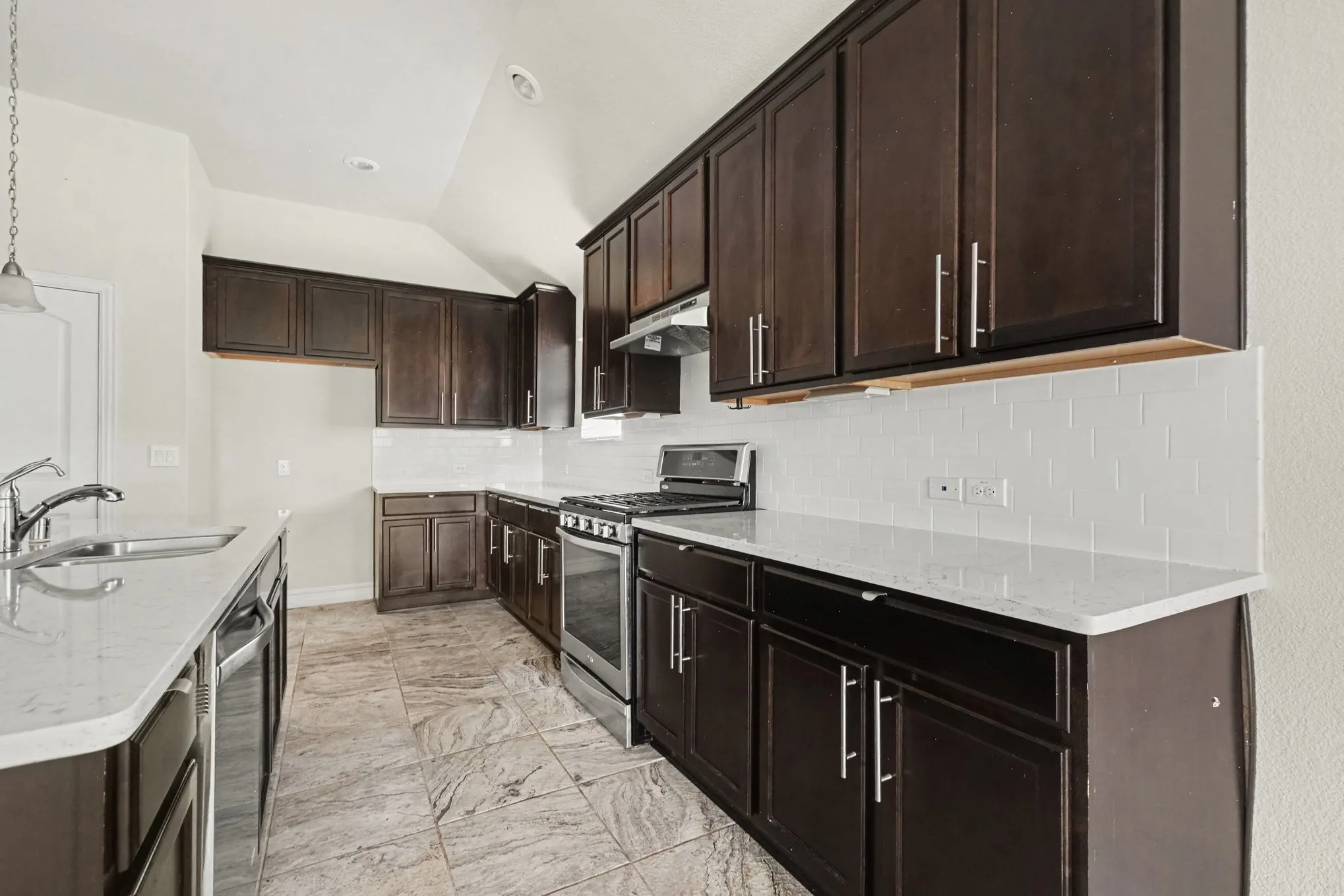 Single Family Residence For Sale in Denton County , 2225 Candler Club Way, Little Elm, Texas 75068, 4 Bedroom, 3 Bathroom, 2 Garage spaces, 2,235 Sqft, built in 2015, mls#21336975, Real Estate Agent in Little Elm, Homes For Sale in Denton county, Homes For Sale in Little Elm, Realtor in Little Elm Texas, Real Estate Brokerage Independent Realty Texas, Luminita Cordes Realtor