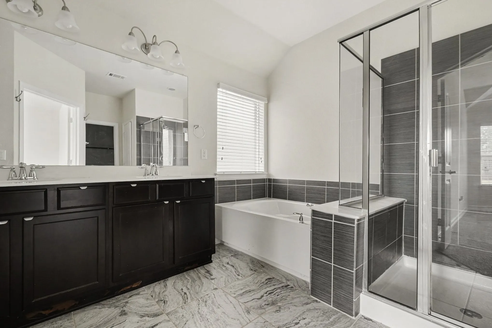 Single Family Residence For Sale in Denton County , 2225 Candler Club Way, Little Elm, Texas 75068, 4 Bedroom, 3 Bathroom, 2 Garage spaces, 2,235 Sqft, built in 2015, mls#21336975, Real Estate Agent in Little Elm, Homes For Sale in Denton county, Homes For Sale in Little Elm, Realtor in Little Elm Texas, Real Estate Brokerage Independent Realty Texas, Luminita Cordes Realtor