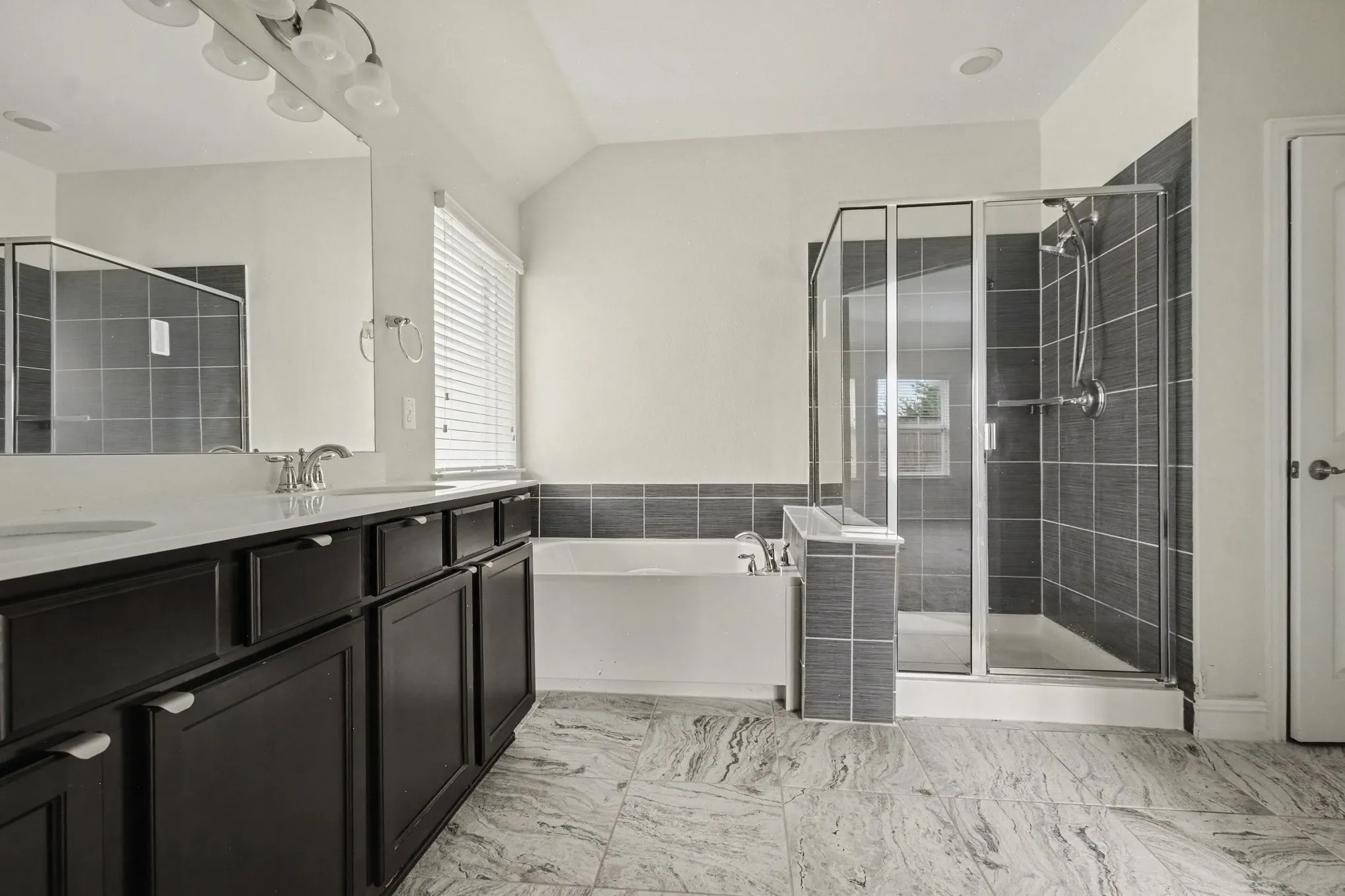Single Family Residence For Sale in Denton County , 2225 Candler Club Way, Little Elm, Texas 75068, 4 Bedroom, 3 Bathroom, 2 Garage spaces, 2,235 Sqft, built in 2015, mls#21336975, Real Estate Agent in Little Elm, Homes For Sale in Denton county, Homes For Sale in Little Elm, Realtor in Little Elm Texas, Real Estate Brokerage Independent Realty Texas, Luminita Cordes Realtor