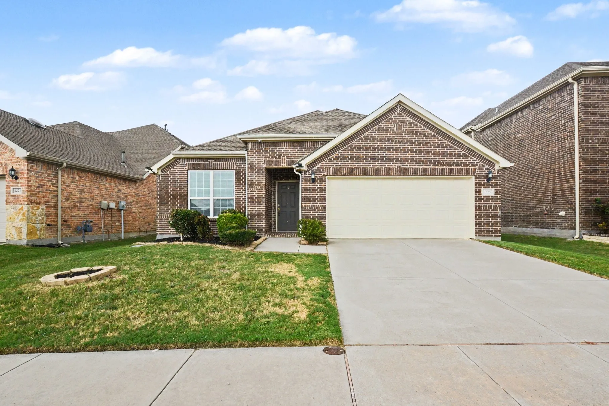 Single Family Residence For Sale in Denton County , 2225 Candler Club Way, Little Elm, Texas 75068, 4 Bedroom, 3 Bathroom, 2 Garage spaces, 2,235 Sqft, built in 2015, mls#21336975, Real Estate Agent in Little Elm, Homes For Sale in Denton county, Homes For Sale in Little Elm, Realtor in Little Elm Texas, Real Estate Brokerage Independent Realty Texas, Luminita Cordes Realtor
