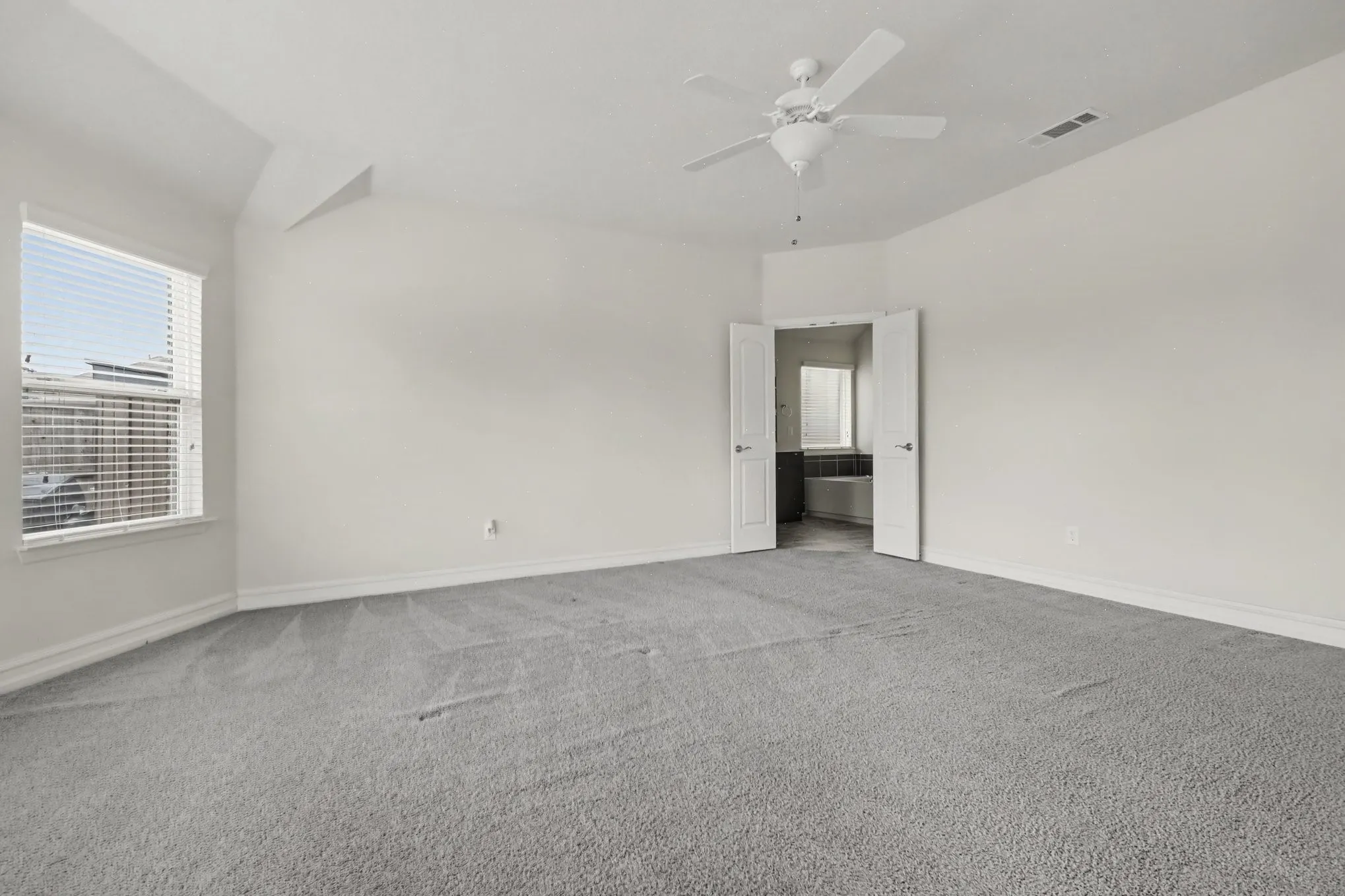 Single Family Residence For Sale in Denton County , 2225 Candler Club Way, Little Elm, Texas 75068, 4 Bedroom, 3 Bathroom, 2 Garage spaces, 2,235 Sqft, built in 2015, mls#21336975, Real Estate Agent in Little Elm, Homes For Sale in Denton county, Homes For Sale in Little Elm, Realtor in Little Elm Texas, Real Estate Brokerage Independent Realty Texas, Luminita Cordes Realtor