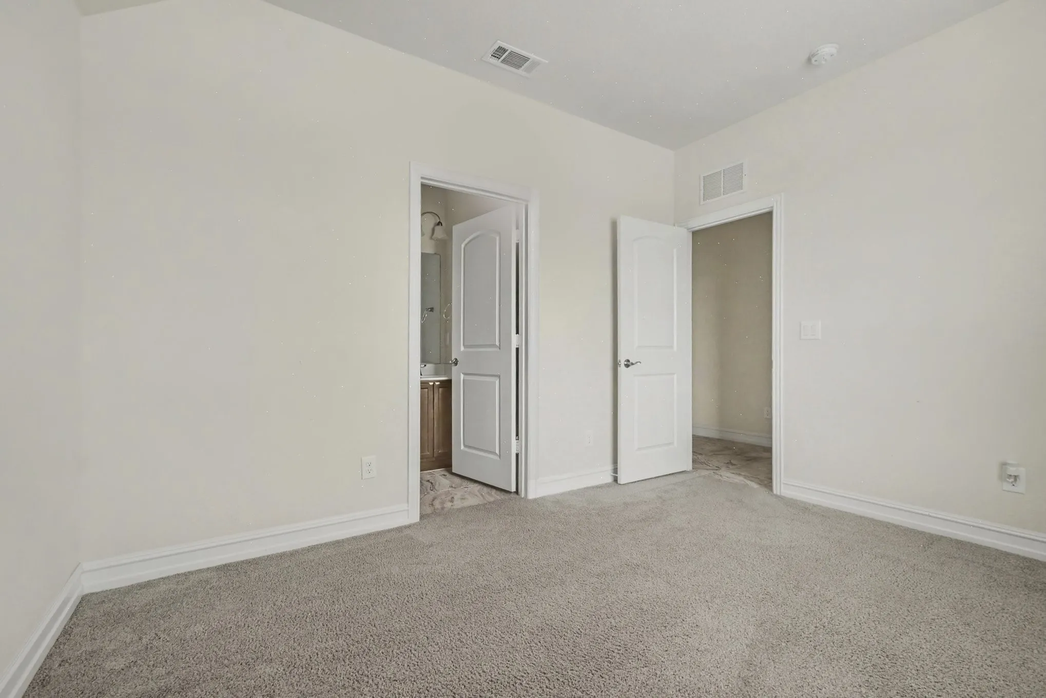 Single Family Residence For Sale in Denton County , 2225 Candler Club Way, Little Elm, Texas 75068, 4 Bedroom, 3 Bathroom, 2 Garage spaces, 2,235 Sqft, built in 2015, mls#21336975, Real Estate Agent in Little Elm, Homes For Sale in Denton county, Homes For Sale in Little Elm, Realtor in Little Elm Texas, Real Estate Brokerage Independent Realty Texas, Luminita Cordes Realtor