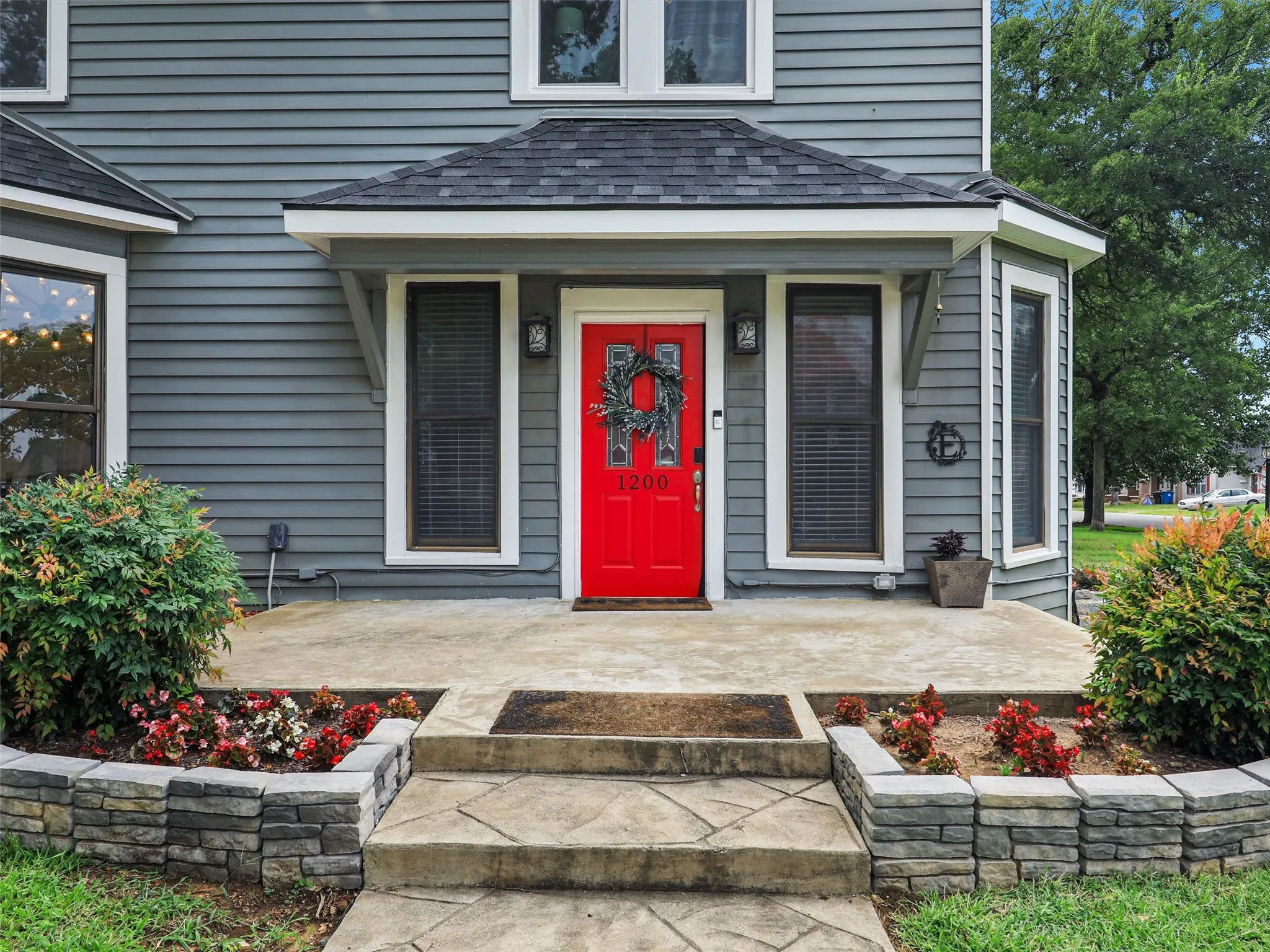 Single Family Residence For Rent in Grayson County , 1200 W Walker Street, Denison, Texas 75020, 3 Bedroom, 2 Bathroom, Garage spaces, 1,816 Sqft, built in 1926, mls#21336122, Real Estate Agent in Denison, Homes For Rent in Grayson county, Homes For Rent in Denison, Realtor in Denison Texas, Real Estate Brokerage Independent Realty Texas, Luminita Cordes Realtor