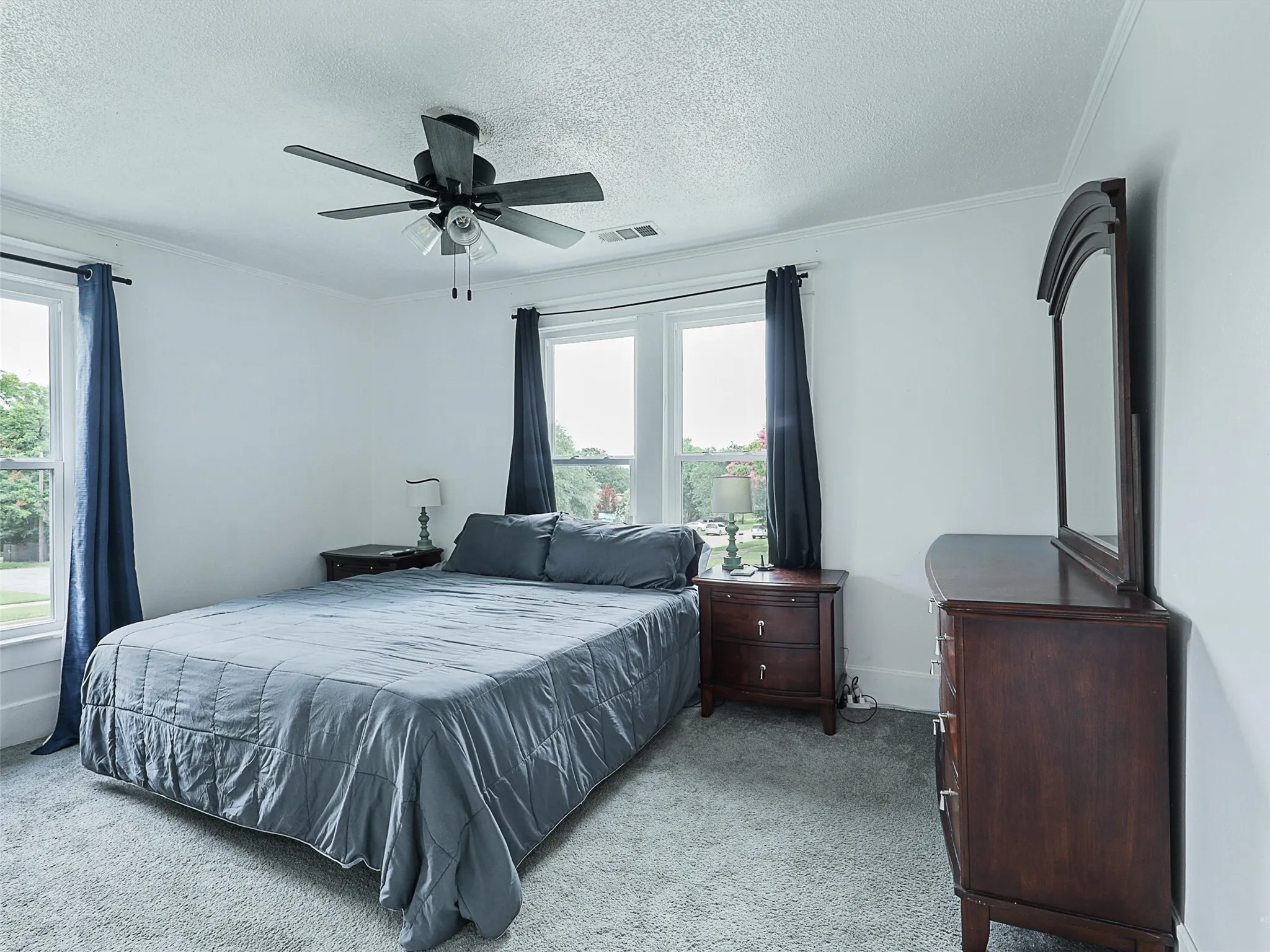 Single Family Residence For Rent in Grayson County , 1200 W Walker Street, Denison, Texas 75020, 3 Bedroom, 2 Bathroom, Garage spaces, 1,816 Sqft, built in 1926, mls#21336122, Real Estate Agent in Denison, Homes For Rent in Grayson county, Homes For Rent in Denison, Realtor in Denison Texas, Real Estate Brokerage Independent Realty Texas, Luminita Cordes Realtor