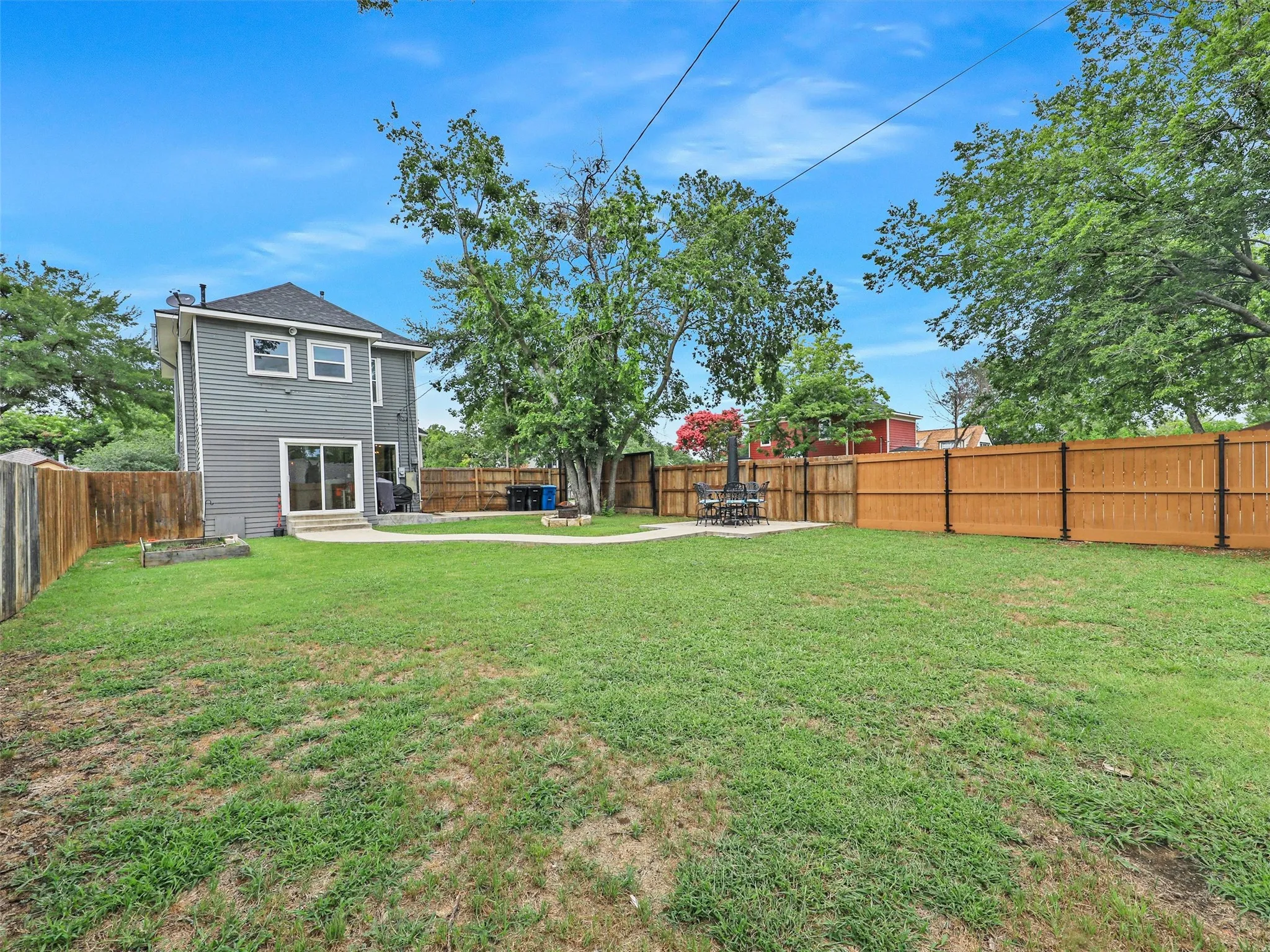 Single Family Residence For Rent in Grayson County , 1200 W Walker Street, Denison, Texas 75020, 3 Bedroom, 2 Bathroom, Garage spaces, 1,816 Sqft, built in 1926, mls#21336122, Real Estate Agent in Denison, Homes For Rent in Grayson county, Homes For Rent in Denison, Realtor in Denison Texas, Real Estate Brokerage Independent Realty Texas, Luminita Cordes Realtor