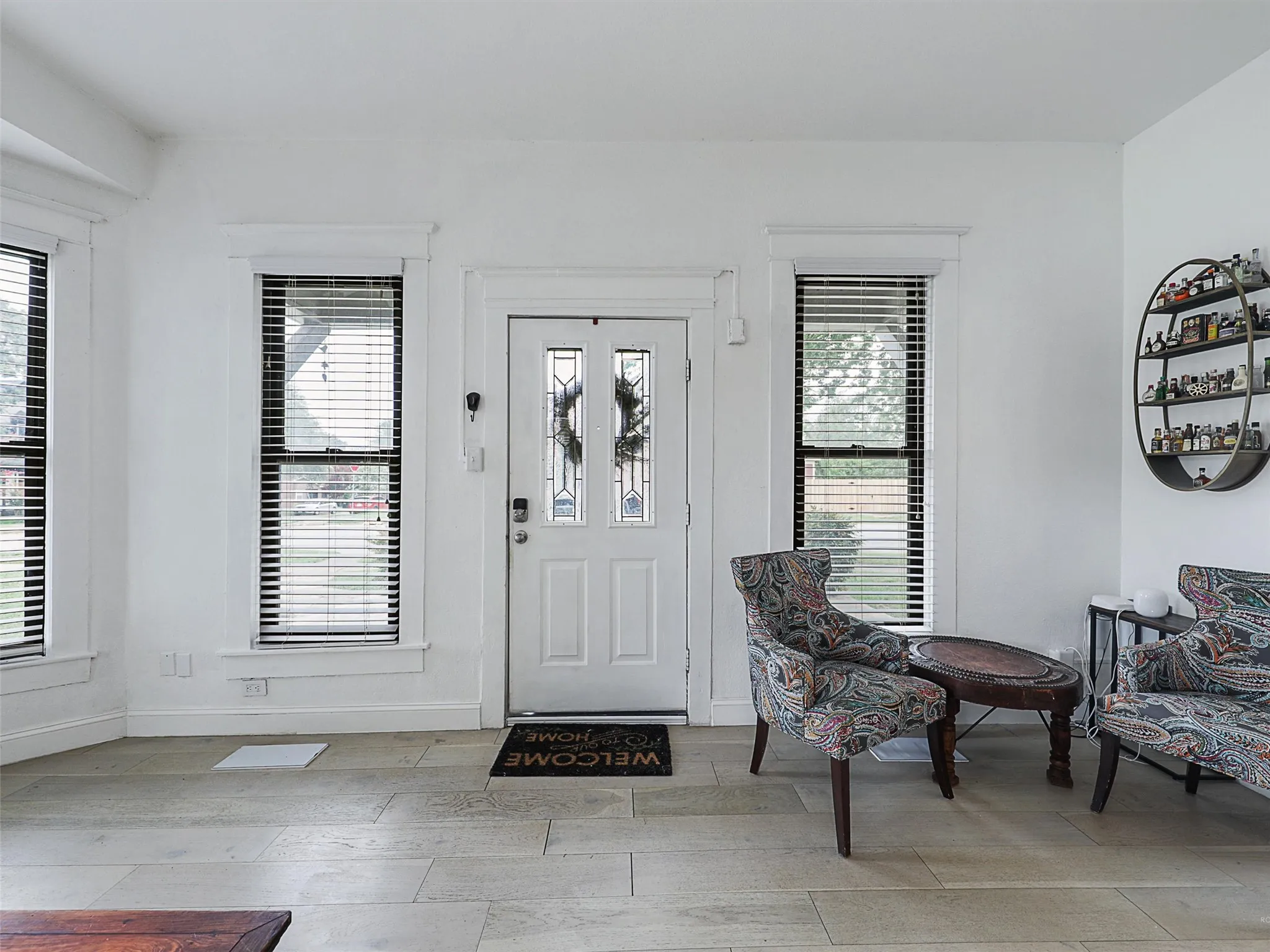 Single Family Residence For Rent in Grayson County , 1200 W Walker Street, Denison, Texas 75020, 3 Bedroom, 2 Bathroom, Garage spaces, 1,816 Sqft, built in 1926, mls#21336122, Real Estate Agent in Denison, Homes For Rent in Grayson county, Homes For Rent in Denison, Realtor in Denison Texas, Real Estate Brokerage Independent Realty Texas, Luminita Cordes Realtor