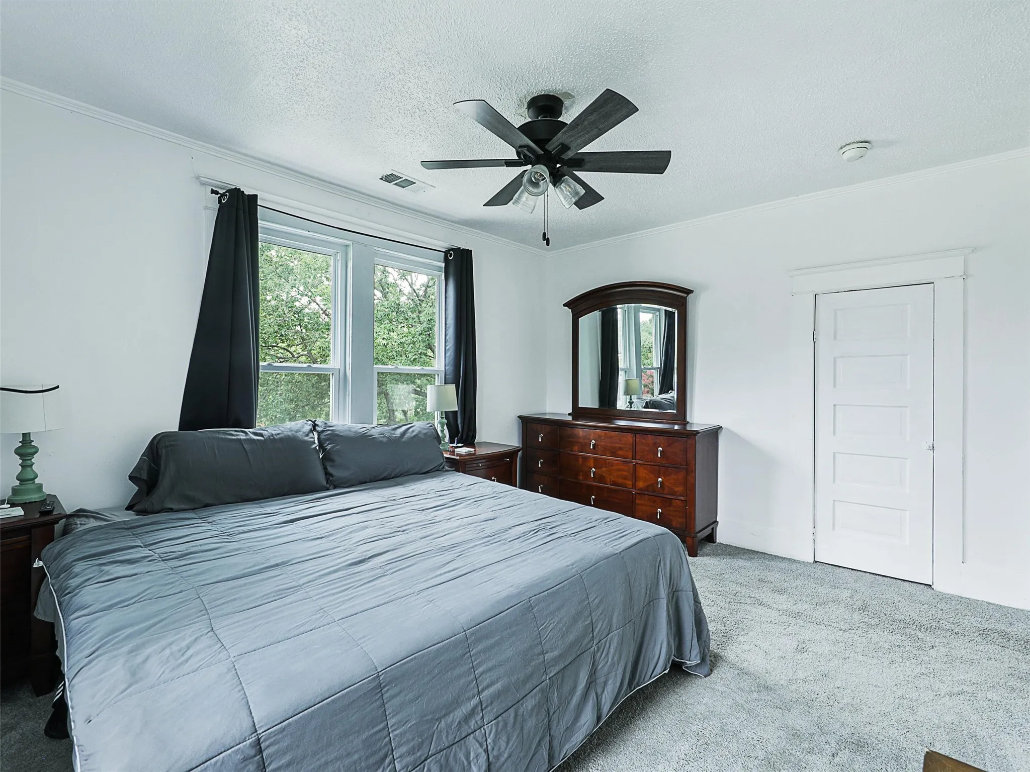 Single Family Residence For Rent in Grayson County , 1200 W Walker Street, Denison, Texas 75020, 3 Bedroom, 2 Bathroom, Garage spaces, 1,816 Sqft, built in 1926, mls#21336122, Real Estate Agent in Denison, Homes For Rent in Grayson county, Homes For Rent in Denison, Realtor in Denison Texas, Real Estate Brokerage Independent Realty Texas, Luminita Cordes Realtor