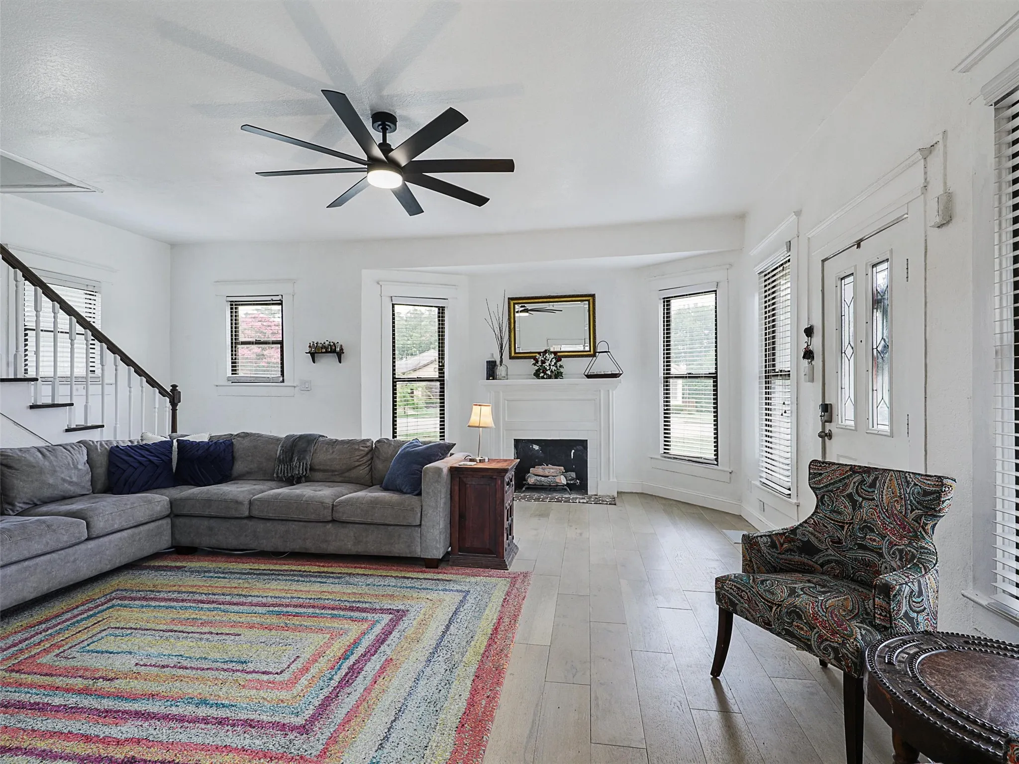 Single Family Residence For Rent in Grayson County , 1200 W Walker Street, Denison, Texas 75020, 3 Bedroom, 2 Bathroom, Garage spaces, 1,816 Sqft, built in 1926, mls#21336122, Real Estate Agent in Denison, Homes For Rent in Grayson county, Homes For Rent in Denison, Realtor in Denison Texas, Real Estate Brokerage Independent Realty Texas, Luminita Cordes Realtor