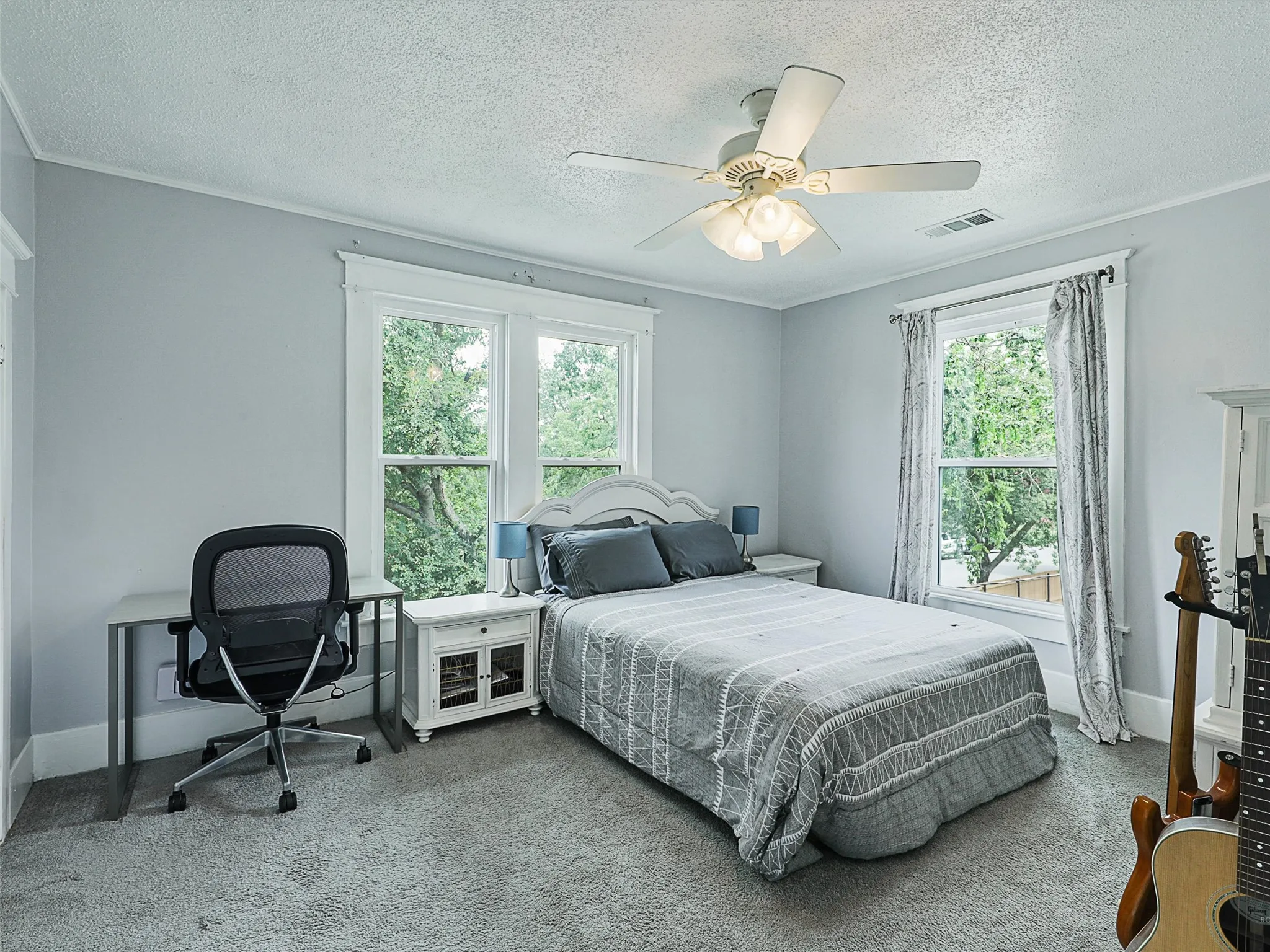 Single Family Residence For Rent in Grayson County , 1200 W Walker Street, Denison, Texas 75020, 3 Bedroom, 2 Bathroom, Garage spaces, 1,816 Sqft, built in 1926, mls#21336122, Real Estate Agent in Denison, Homes For Rent in Grayson county, Homes For Rent in Denison, Realtor in Denison Texas, Real Estate Brokerage Independent Realty Texas, Luminita Cordes Realtor