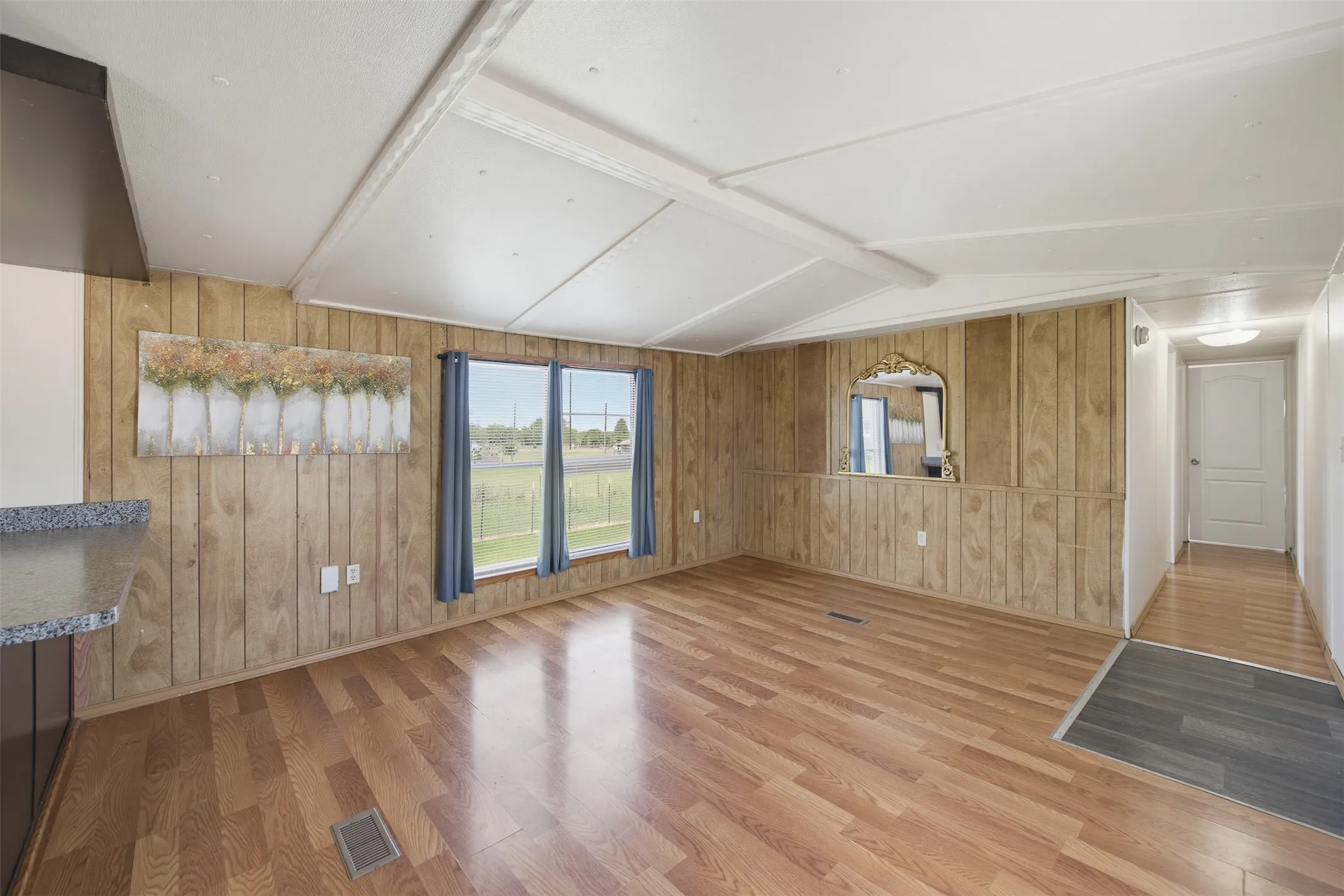 Manufactured Home For Sale in Johnson County , 7305 Walden Drive, Joshua, Texas 76058, 3 Bedroom, 2 Bathroom, Garage spaces, 1,064 Sqft, built in 1983, mls#21337532, Real Estate Agent in Joshua, Homes For Sale in Johnson county, Homes For Sale in Joshua, Realtor in Joshua Texas, Real Estate Brokerage Independent Realty Texas, Luminita Cordes Realtor