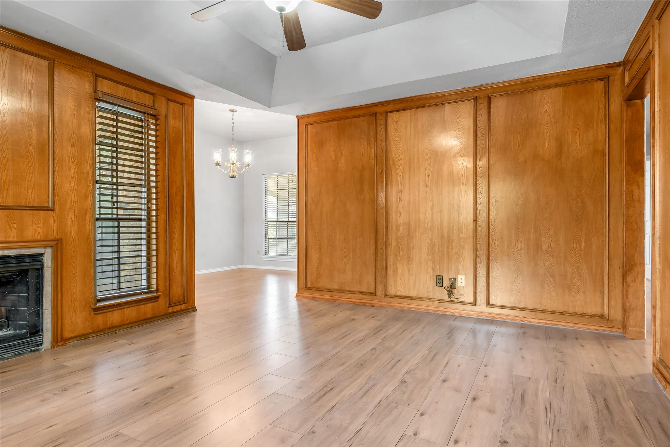 Single Family Residence For Rent in Tarrant County , 2200 Reading Road, Arlington, Texas 76011, 3 Bedroom, 2 Bathroom, 2 Garage spaces, 1,386 Sqft, built in 1983, mls#21316293, Real Estate Agent in Arlington, Homes For Rent in Tarrant county, Homes For Rent in Arlington, Realtor in Arlington Texas, Real Estate Brokerage Independent Realty Texas, Luminita Cordes Realtor