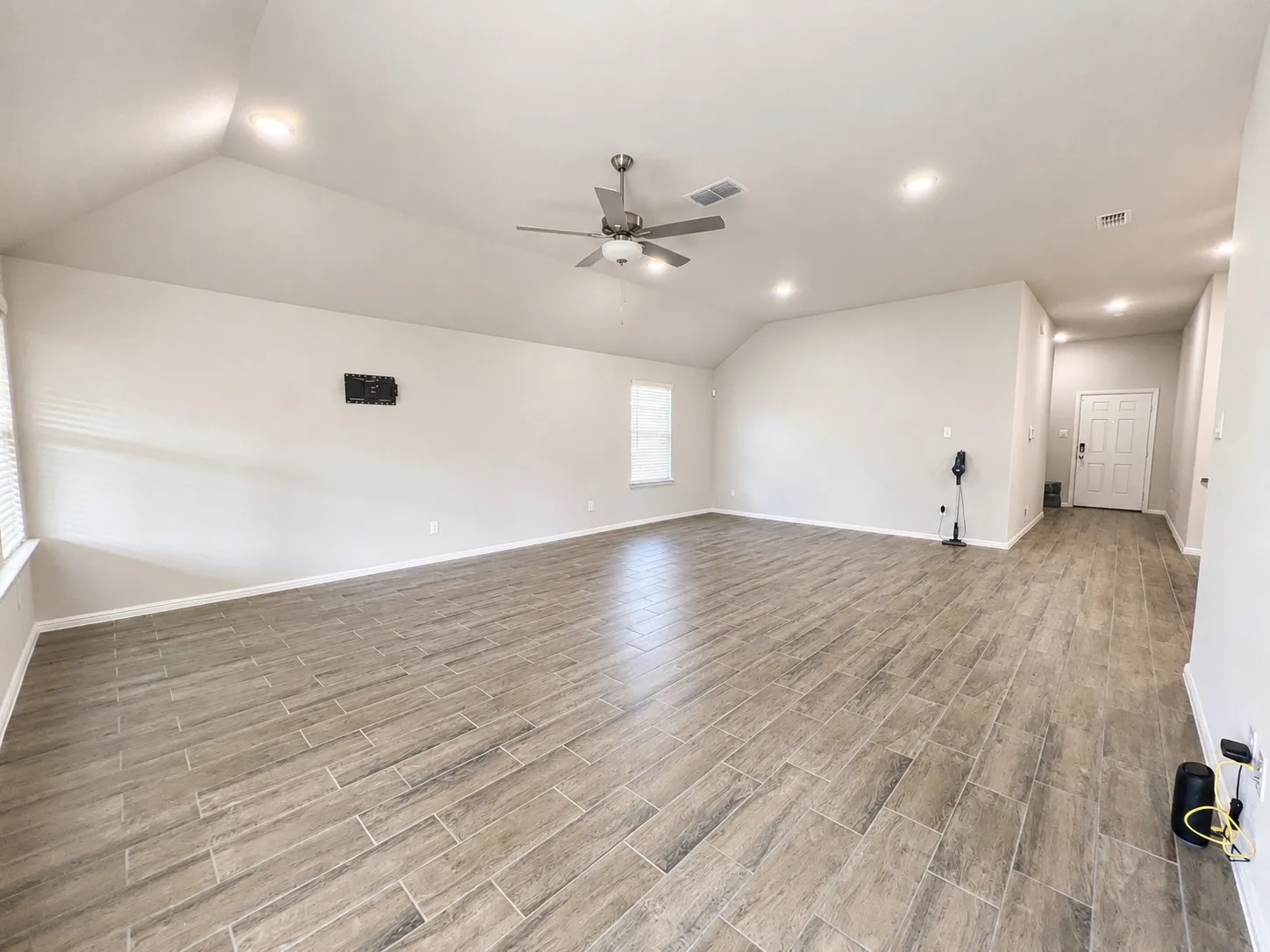 Single Family Residence For Rent in Denton County , 3720 Yarrow Drive, Denton, Texas 76226, 3 Bedroom, 2 Bathroom, 2 Garage spaces, 1,648 Sqft, built in 2025, mls#21337575, Real Estate Agent in Denton, Homes For Rent in Denton county, Homes For Rent in Denton, Realtor in Denton Texas, Real Estate Brokerage Independent Realty Texas, Luminita Cordes Realtor