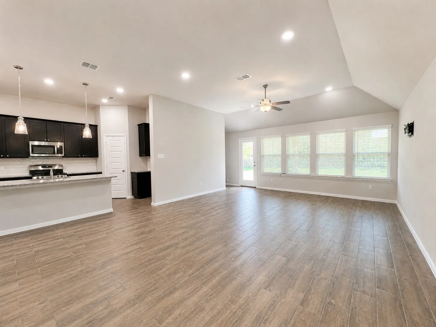 Single Family Residence For Rent in Denton County , 3720 Yarrow Drive, Denton, Texas 76226, 3 Bedroom, 2 Bathroom, 2 Garage spaces, 1,648 Sqft, built in 2025, mls#21337575, Real Estate Agent in Denton, Homes For Rent in Denton county, Homes For Rent in Denton, Realtor in Denton Texas, Real Estate Brokerage Independent Realty Texas, Luminita Cordes Realtor