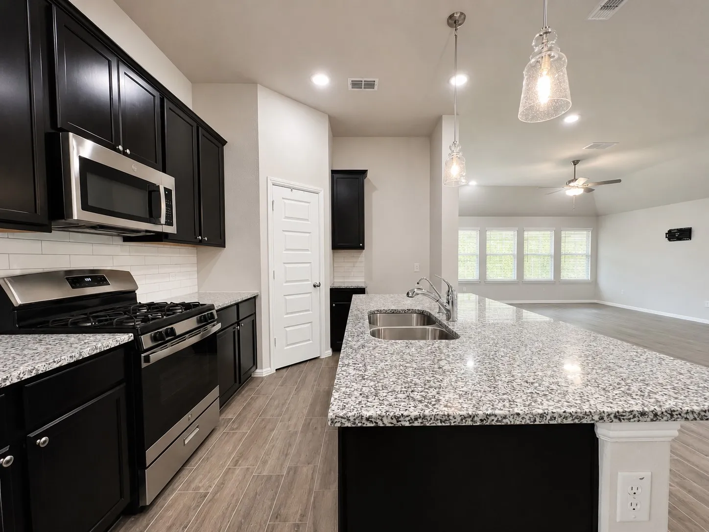 Single Family Residence For Rent in Denton County , 3720 Yarrow Drive, Denton, Texas 76226, 3 Bedroom, 2 Bathroom, 2 Garage spaces, 1,648 Sqft, built in 2025, mls#21337575, Real Estate Agent in Denton, Homes For Rent in Denton county, Homes For Rent in Denton, Realtor in Denton Texas, Real Estate Brokerage Independent Realty Texas, Luminita Cordes Realtor