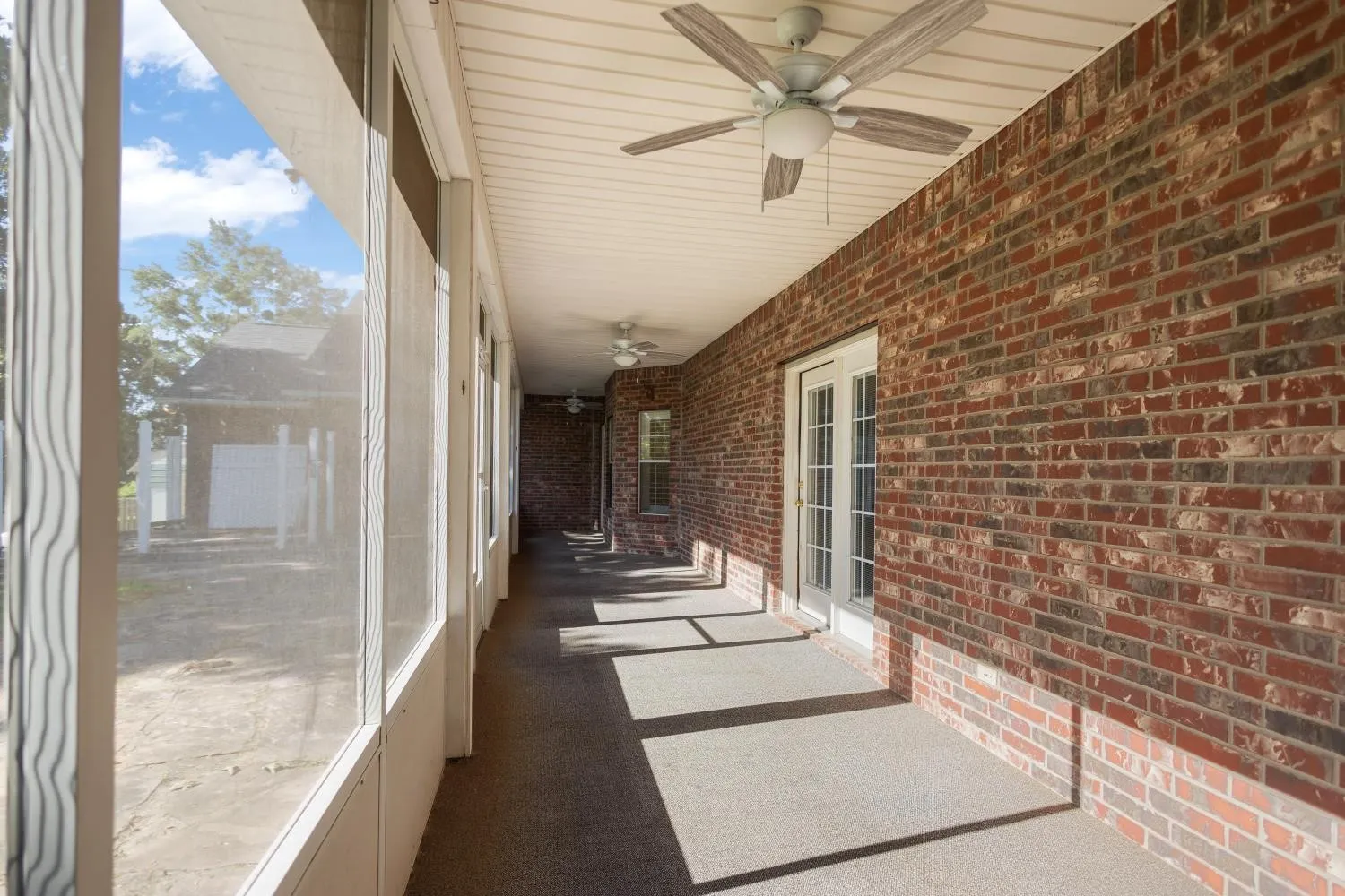 Single Family Residence For Sale in Smith County , 15050 Boaz Lane, Lindale, Texas 75771, 3 Bedroom, 2 Bathroom, 2 Garage spaces, 2,684 Sqft, built in 1998, mls#21337576, Real Estate Agent in Lindale, Homes For Sale in Smith county, Homes For Sale in Lindale, Realtor in Lindale Texas, Real Estate Brokerage Independent Realty Texas, Luminita Cordes Realtor