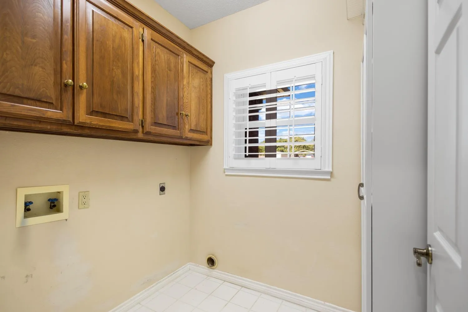Single Family Residence For Sale in Smith County , 15050 Boaz Lane, Lindale, Texas 75771, 3 Bedroom, 2 Bathroom, 2 Garage spaces, 2,684 Sqft, built in 1998, mls#21337576, Real Estate Agent in Lindale, Homes For Sale in Smith county, Homes For Sale in Lindale, Realtor in Lindale Texas, Real Estate Brokerage Independent Realty Texas, Luminita Cordes Realtor