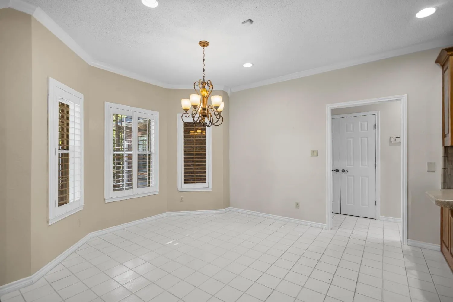 Single Family Residence For Sale in Smith County , 15050 Boaz Lane, Lindale, Texas 75771, 3 Bedroom, 2 Bathroom, 2 Garage spaces, 2,684 Sqft, built in 1998, mls#21337576, Real Estate Agent in Lindale, Homes For Sale in Smith county, Homes For Sale in Lindale, Realtor in Lindale Texas, Real Estate Brokerage Independent Realty Texas, Luminita Cordes Realtor