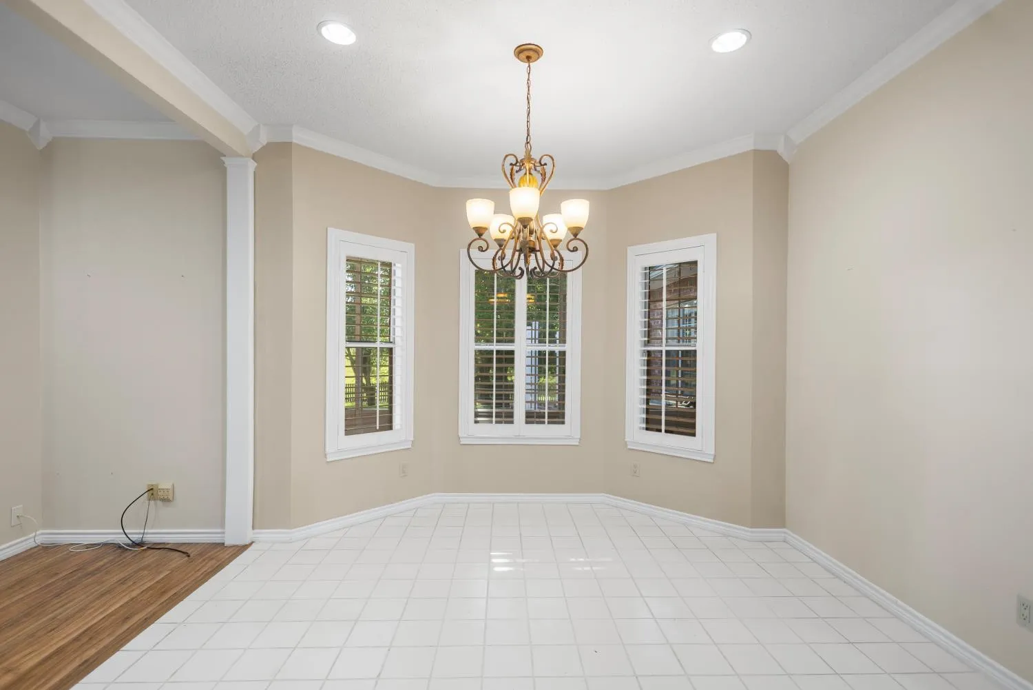 Single Family Residence For Sale in Smith County , 15050 Boaz Lane, Lindale, Texas 75771, 3 Bedroom, 2 Bathroom, 2 Garage spaces, 2,684 Sqft, built in 1998, mls#21337576, Real Estate Agent in Lindale, Homes For Sale in Smith county, Homes For Sale in Lindale, Realtor in Lindale Texas, Real Estate Brokerage Independent Realty Texas, Luminita Cordes Realtor