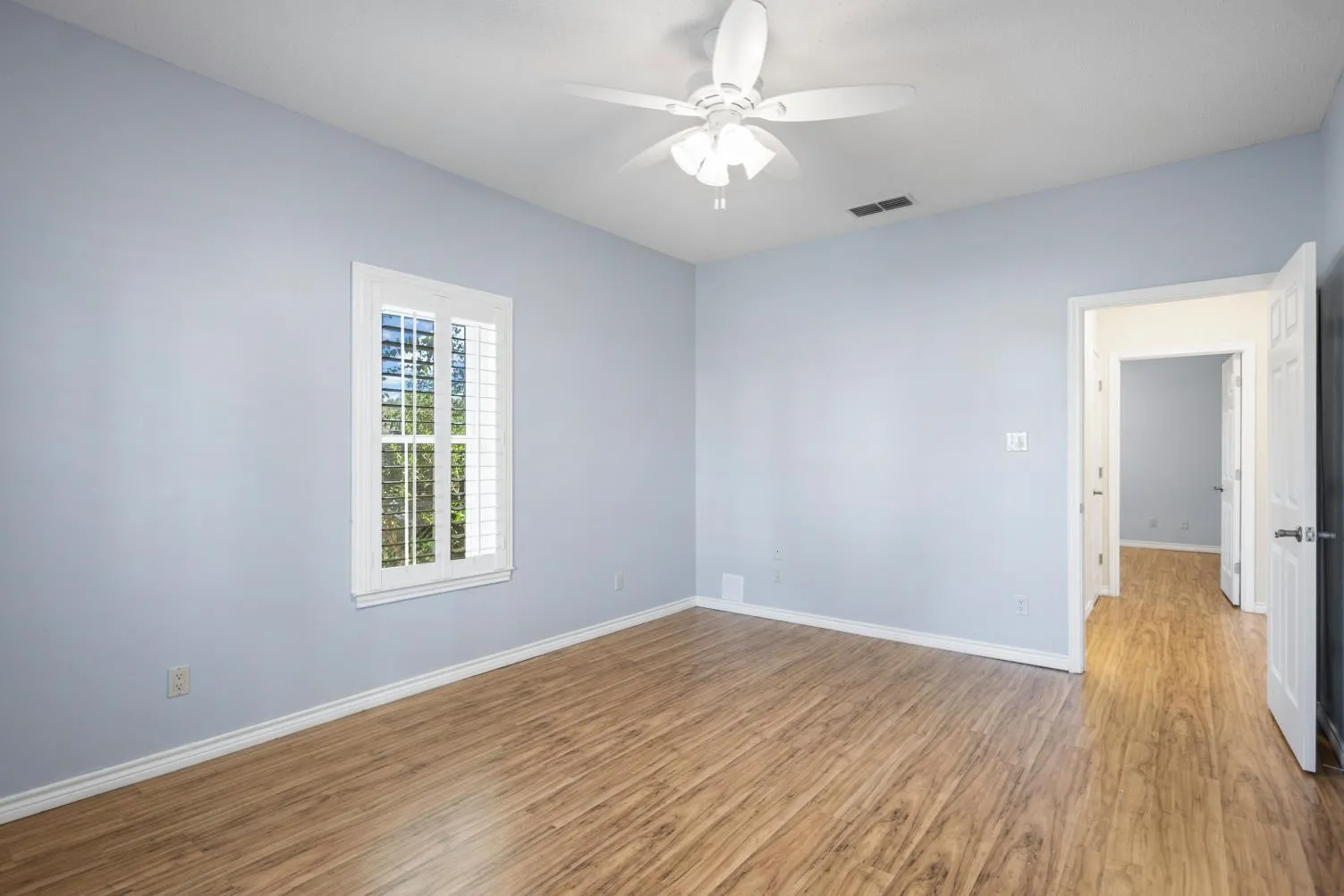Single Family Residence For Sale in Smith County , 15050 Boaz Lane, Lindale, Texas 75771, 3 Bedroom, 2 Bathroom, 2 Garage spaces, 2,684 Sqft, built in 1998, mls#21337576, Real Estate Agent in Lindale, Homes For Sale in Smith county, Homes For Sale in Lindale, Realtor in Lindale Texas, Real Estate Brokerage Independent Realty Texas, Luminita Cordes Realtor