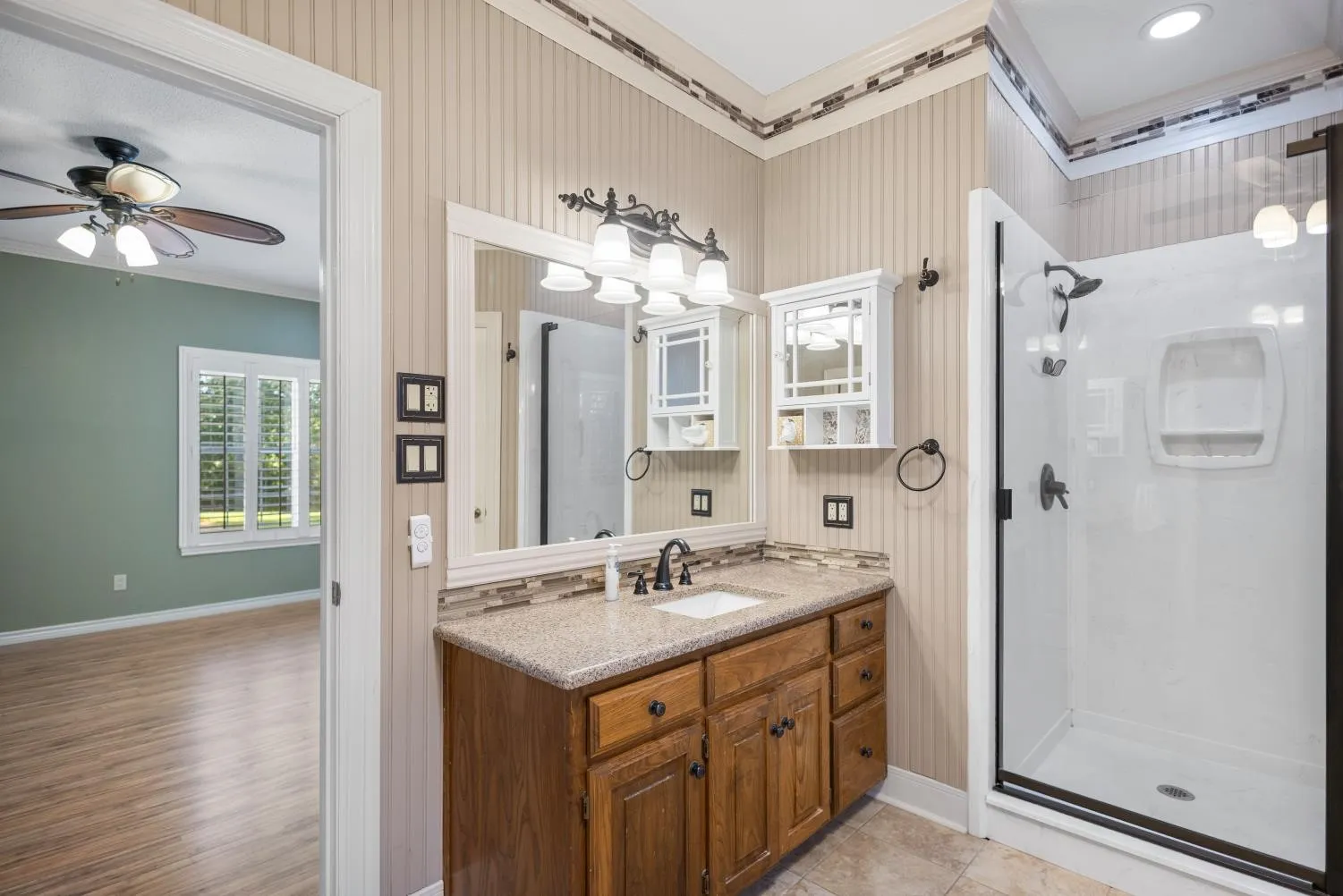 Single Family Residence For Sale in Smith County , 15050 Boaz Lane, Lindale, Texas 75771, 3 Bedroom, 2 Bathroom, 2 Garage spaces, 2,684 Sqft, built in 1998, mls#21337576, Real Estate Agent in Lindale, Homes For Sale in Smith county, Homes For Sale in Lindale, Realtor in Lindale Texas, Real Estate Brokerage Independent Realty Texas, Luminita Cordes Realtor