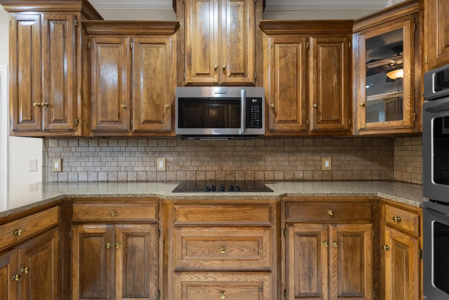 Single Family Residence For Sale in Smith County , 15050 Boaz Lane, Lindale, Texas 75771, 3 Bedroom, 2 Bathroom, 2 Garage spaces, 2,684 Sqft, built in 1998, mls#21337576, Real Estate Agent in Lindale, Homes For Sale in Smith county, Homes For Sale in Lindale, Realtor in Lindale Texas, Real Estate Brokerage Independent Realty Texas, Luminita Cordes Realtor