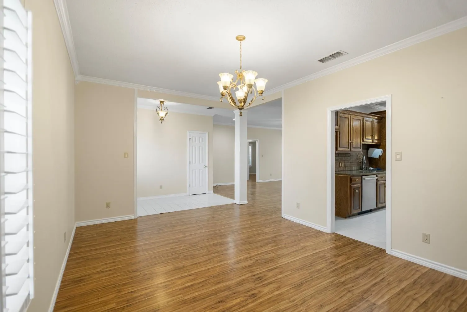 Single Family Residence For Sale in Smith County , 15050 Boaz Lane, Lindale, Texas 75771, 3 Bedroom, 2 Bathroom, 2 Garage spaces, 2,684 Sqft, built in 1998, mls#21337576, Real Estate Agent in Lindale, Homes For Sale in Smith county, Homes For Sale in Lindale, Realtor in Lindale Texas, Real Estate Brokerage Independent Realty Texas, Luminita Cordes Realtor
