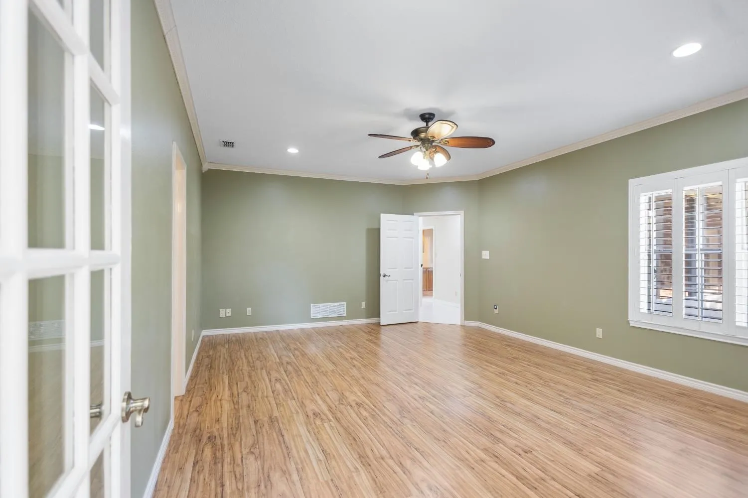 Single Family Residence For Sale in Smith County , 15050 Boaz Lane, Lindale, Texas 75771, 3 Bedroom, 2 Bathroom, 2 Garage spaces, 2,684 Sqft, built in 1998, mls#21337576, Real Estate Agent in Lindale, Homes For Sale in Smith county, Homes For Sale in Lindale, Realtor in Lindale Texas, Real Estate Brokerage Independent Realty Texas, Luminita Cordes Realtor