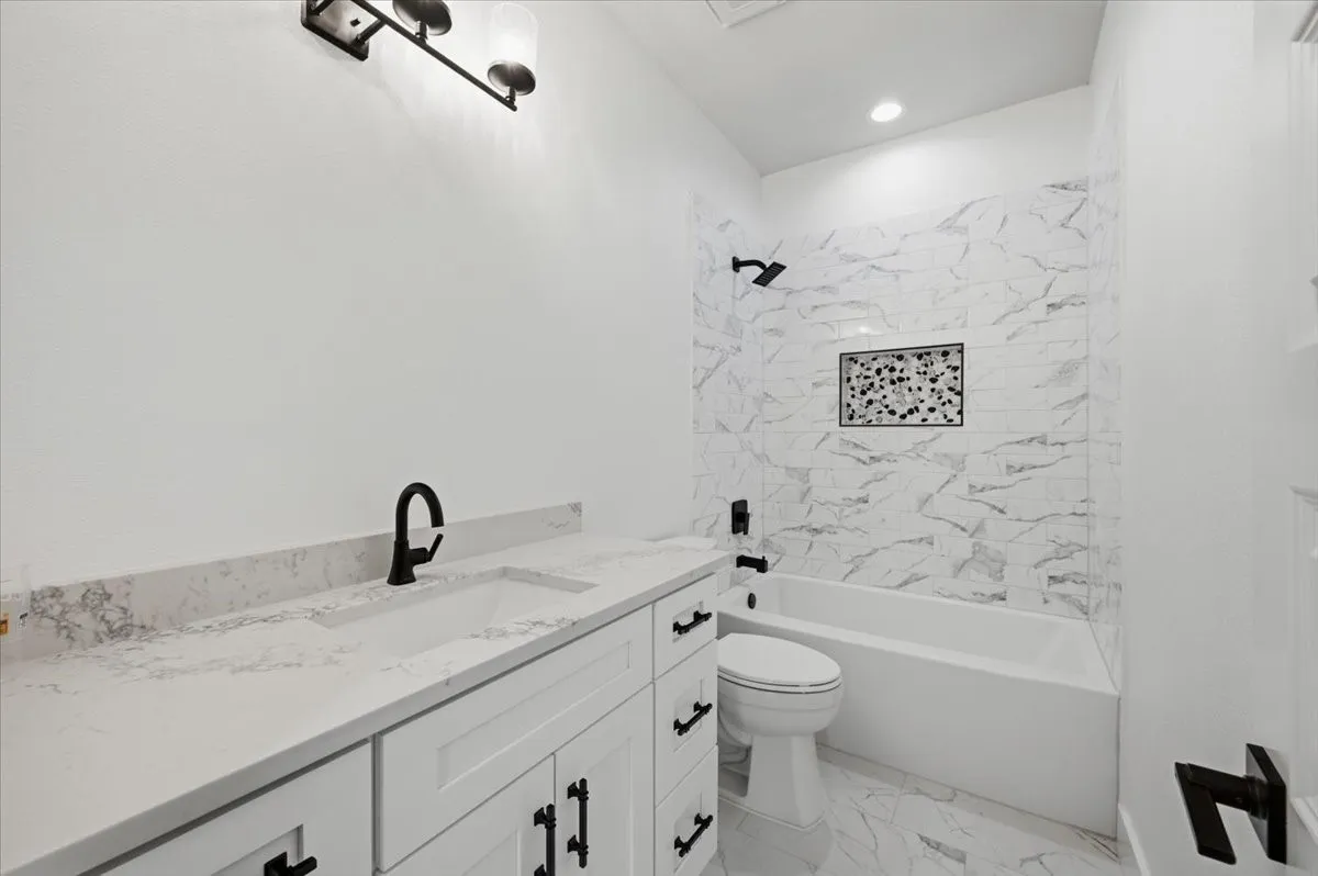 Single Family Residence For Sale in Hood County , 3005 Centaurus Way, Granbury, Texas 76048, 4 Bedroom, 2 Bathroom, 2 Garage spaces, 1,668 Sqft, built in 2025, mls#21336952, Real Estate Agent in Granbury, Homes For Sale in Hood county, Homes For Sale in Granbury, Realtor in Granbury Texas, Real Estate Brokerage Independent Realty Texas, Luminita Cordes Realtor