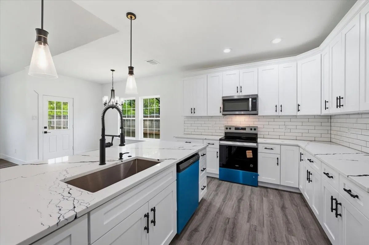 Single Family Residence For Sale in Hood County , 3005 Centaurus Way, Granbury, Texas 76048, 4 Bedroom, 2 Bathroom, 2 Garage spaces, 1,668 Sqft, built in 2025, mls#21336952, Real Estate Agent in Granbury, Homes For Sale in Hood county, Homes For Sale in Granbury, Realtor in Granbury Texas, Real Estate Brokerage Independent Realty Texas, Luminita Cordes Realtor