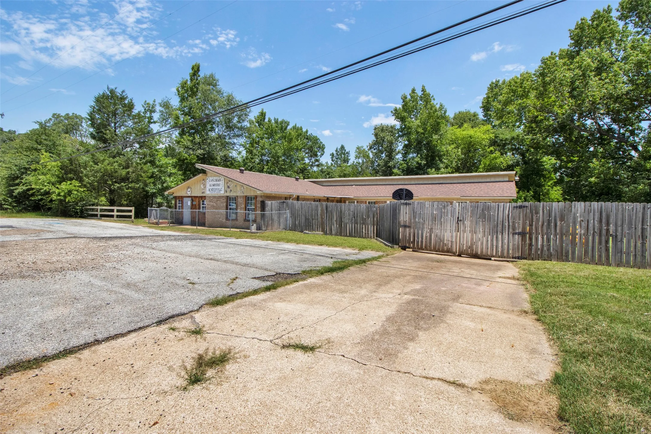 Business For Rent in Rusk County , 413 State Highway 323 E, Overton, Texas 75684, 0, 0, Garage spaces, 0 Sqft, built in 2005, mls#21337579, Real Estate Agent in Overton, Homes For Rent in Rusk county, Homes For Rent in Overton, Realtor in Overton Texas, Real Estate Brokerage Independent Realty Texas, Luminita Cordes Realtor