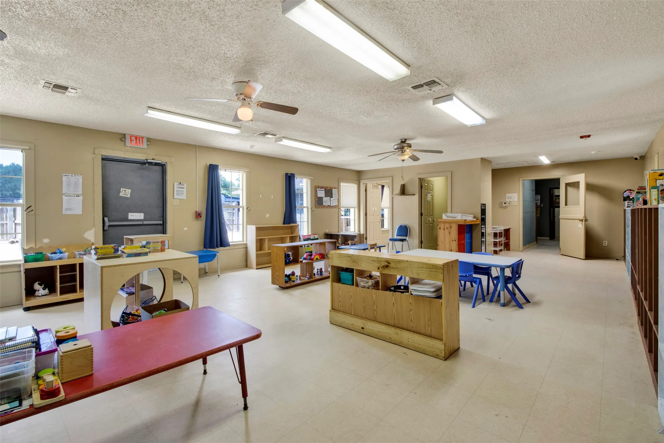 Business For Rent in Rusk County , 413 State Highway 323 E, Overton, Texas 75684, 0, 0, Garage spaces, 0 Sqft, built in 2005, mls#21337579, Real Estate Agent in Overton, Homes For Rent in Rusk county, Homes For Rent in Overton, Realtor in Overton Texas, Real Estate Brokerage Independent Realty Texas, Luminita Cordes Realtor