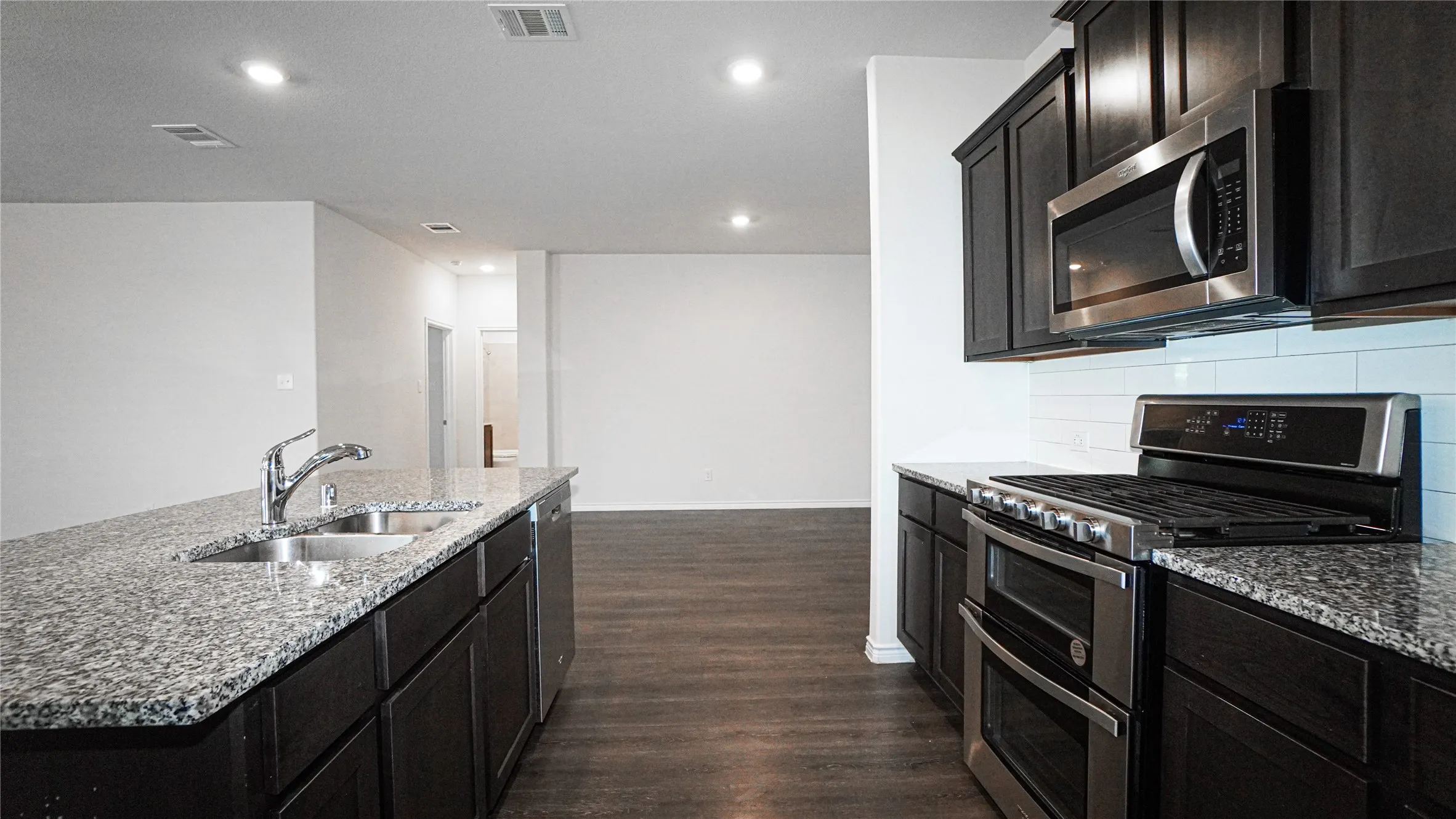 Single Family Residence For Rent in Rockwall County , 871 Philadelphia Street, Fate, Texas 75189, 4 Bedroom, 3 Bathroom, 2 Garage spaces, 2,069 Sqft, built in 2022, mls#21336369, Real Estate Agent in Fate, Homes For Rent in Rockwall county, Homes For Rent in Fate, Realtor in Fate Texas, Real Estate Brokerage Independent Realty Texas, Luminita Cordes Realtor