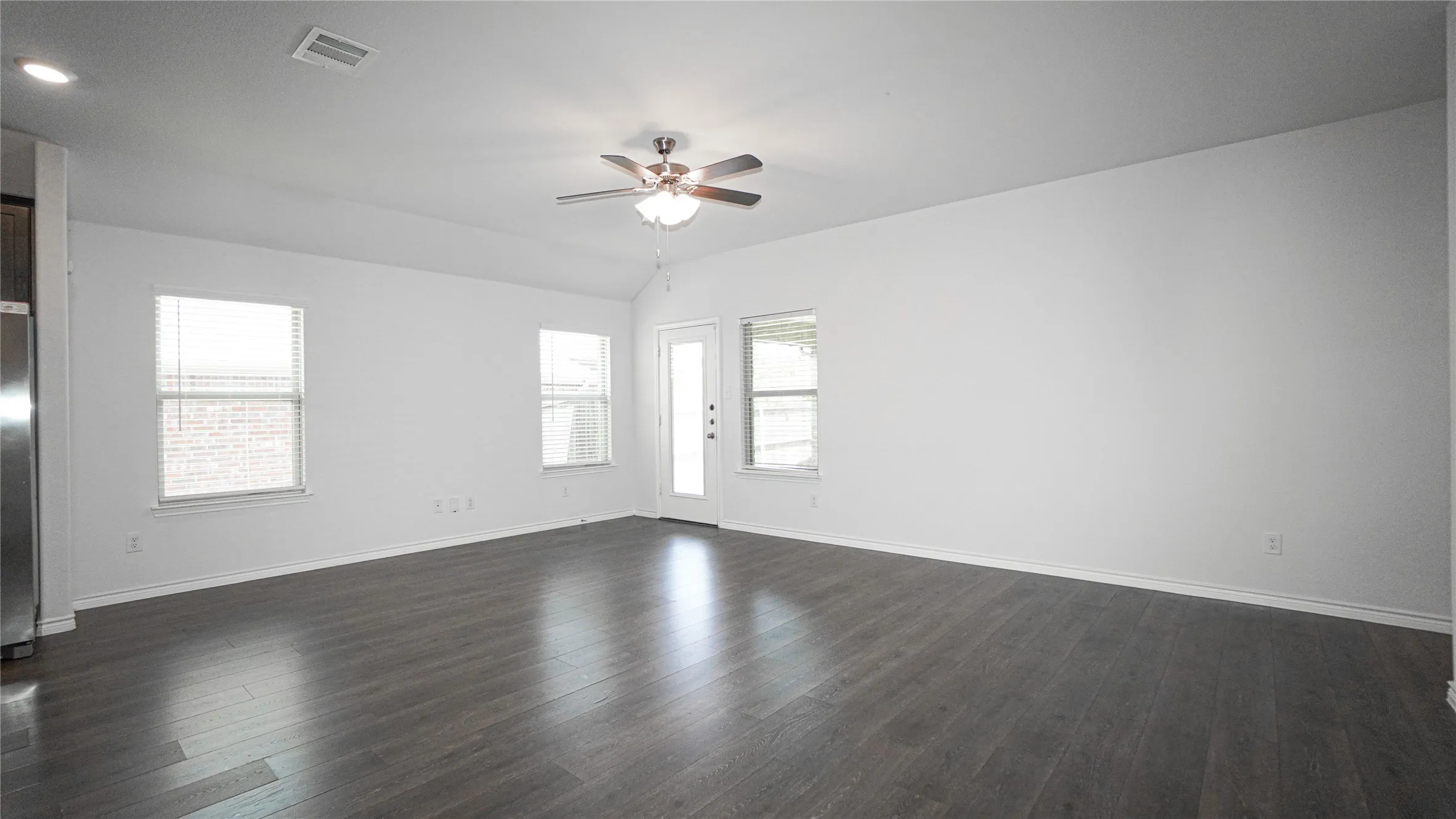 Single Family Residence For Rent in Rockwall County , 871 Philadelphia Street, Fate, Texas 75189, 4 Bedroom, 3 Bathroom, 2 Garage spaces, 2,069 Sqft, built in 2022, mls#21336369, Real Estate Agent in Fate, Homes For Rent in Rockwall county, Homes For Rent in Fate, Realtor in Fate Texas, Real Estate Brokerage Independent Realty Texas, Luminita Cordes Realtor