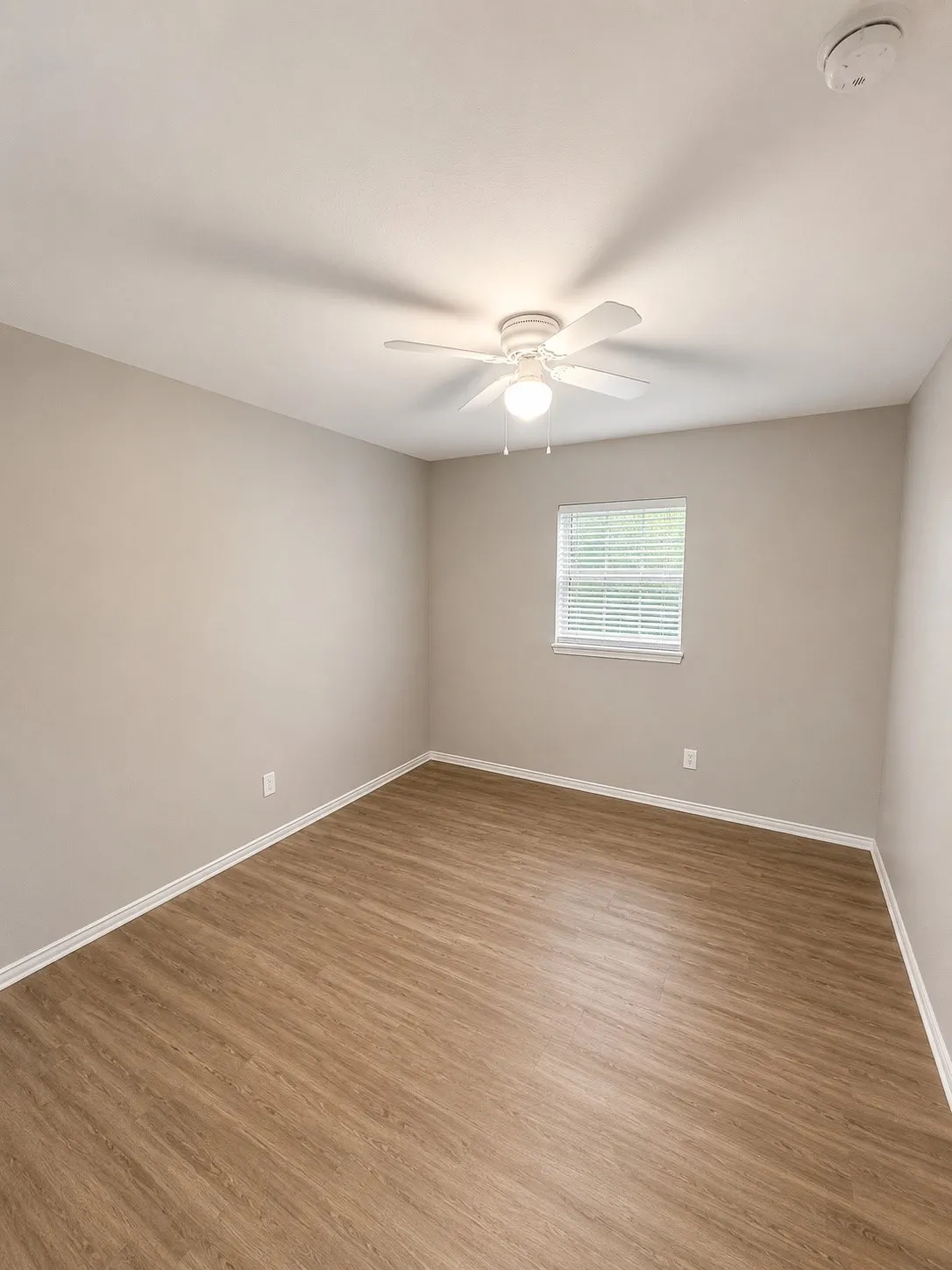 Quadruplex For Rent in Tarrant County , 901 Bessie Street, Fort Worth, Texas 76104, 2 Bedrooms, 1 Bathroom, Garage spaces, 714 Sqft, built in 1966, Price $1,195, mls#21337615, Real Estate Agent in Fort Worth, Homes For Rent in Tarrant county, Homes For Rent in Fort Worth, Realtor in Fort Worth Texas, Real Estate Brokerage Independent Realty Texas, Luminita Cordes Realtor