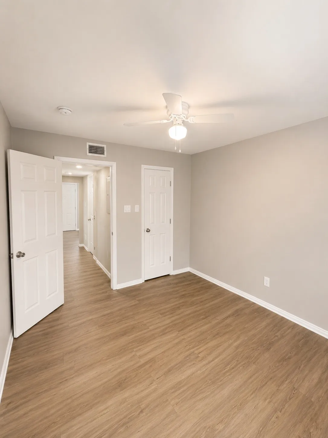 Quadruplex For Rent in Tarrant County , 901 Bessie Street, Fort Worth, Texas 76104, 2 Bedrooms, 1 Bathroom, Garage spaces, 714 Sqft, built in 1966, Price $1,195, mls#21337615, Real Estate Agent in Fort Worth, Homes For Rent in Tarrant county, Homes For Rent in Fort Worth, Realtor in Fort Worth Texas, Real Estate Brokerage Independent Realty Texas, Luminita Cordes Realtor