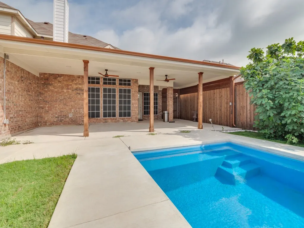 Single Family Residence For Sale in Tarrant County , 2811 Gillespie Lane, Grand Prairie, Texas 75052, 6 Bedroom, 4 Bathroom, 2 Garage spaces, 4,171 Sqft, built in 2006, mls#21334705, Real Estate Agent in Grand Prairie, Homes For Sale in Tarrant county, Homes For Sale in Grand Prairie, Realtor in Grand Prairie Texas, Real Estate Brokerage Independent Realty Texas, Luminita Cordes Realtor