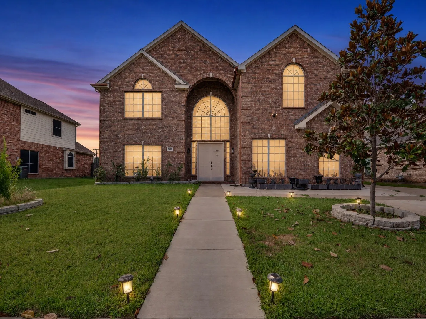 Single Family Residence For Sale in Tarrant County , 2811 Gillespie Lane, Grand Prairie, Texas 75052, 6 Bedroom, 4 Bathroom, 2 Garage spaces, 4,171 Sqft, built in 2006, mls#21334705, Real Estate Agent in Grand Prairie, Homes For Sale in Tarrant county, Homes For Sale in Grand Prairie, Realtor in Grand Prairie Texas, Real Estate Brokerage Independent Realty Texas, Luminita Cordes Realtor