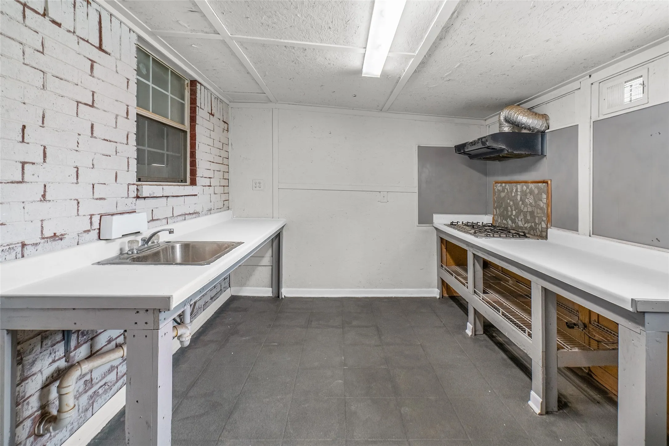 Single Family Residence For Sale in Hunt County , 608 Aldridge Street, Commerce, Texas 75428, 3 Bedroom, 2 Bathroom, 2 Garage spaces, 1,679 Sqft, built in 1999, mls#21337525, Real Estate Agent in Commerce, Homes For Sale in Hunt county, Homes For Sale in Commerce, Realtor in Commerce Texas, Real Estate Brokerage Independent Realty Texas, Luminita Cordes Realtor