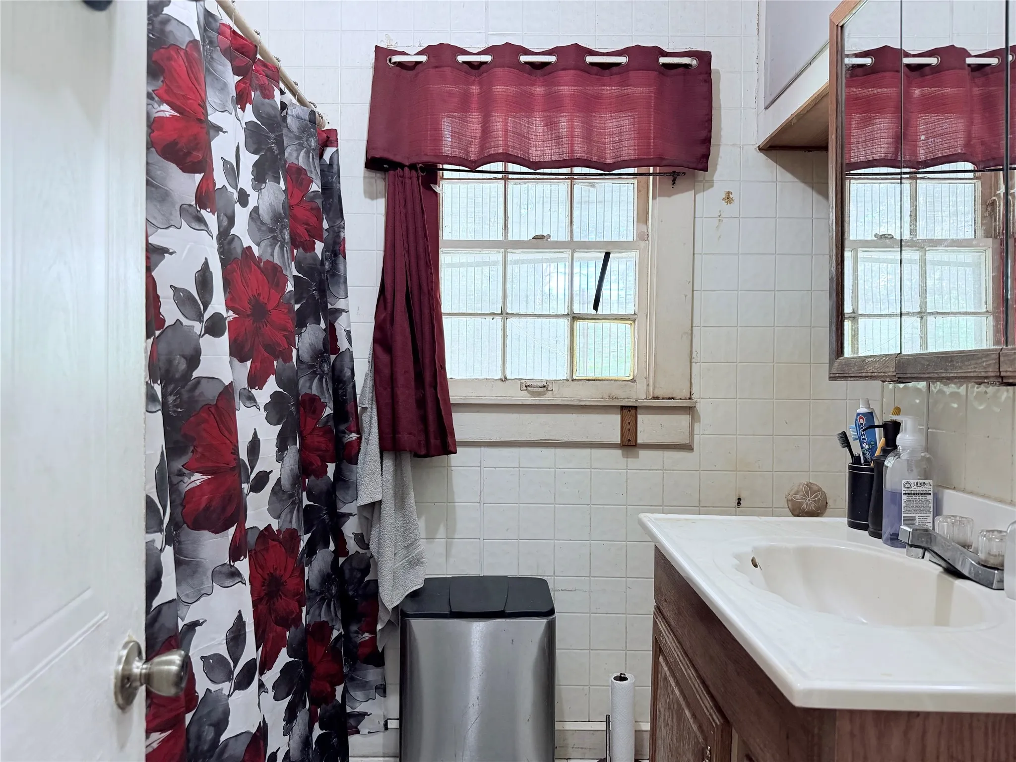 GUEST BATHROOM IN MAIN HOUSE