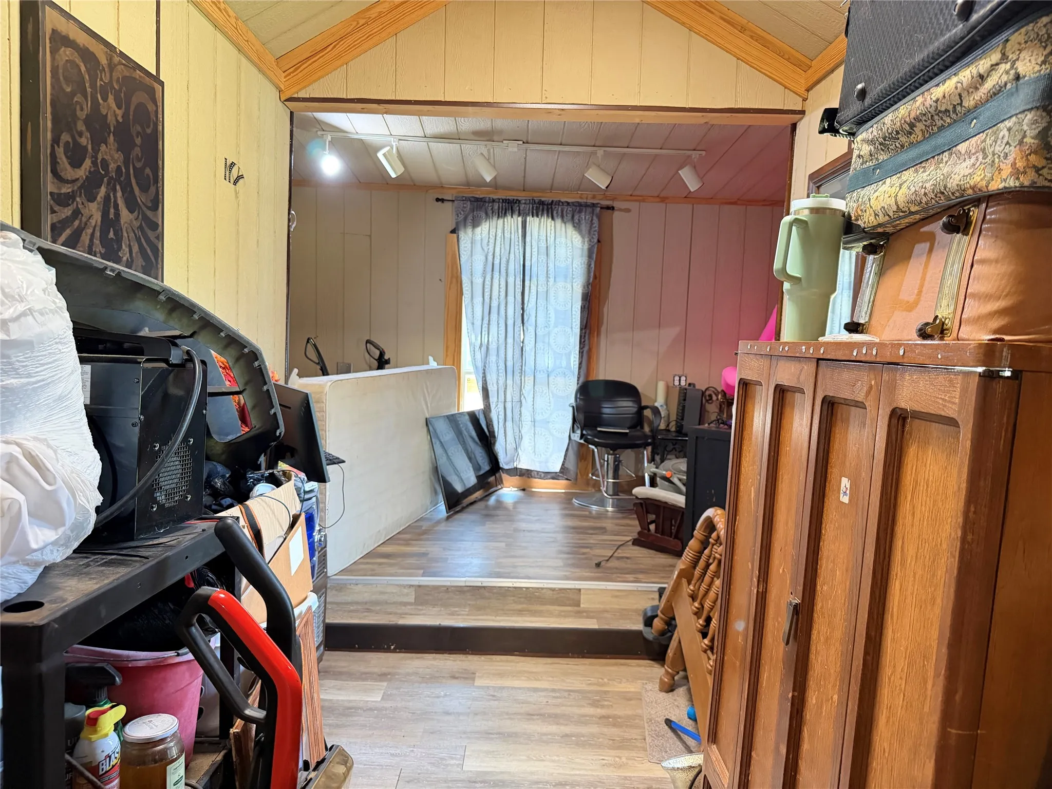 SALON AREA IN SUN ROOM