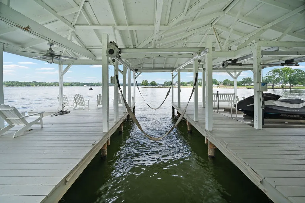 Pontoon Boat Slip
