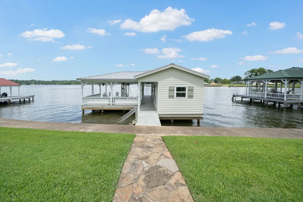 No Steps to Dock/Boathouse