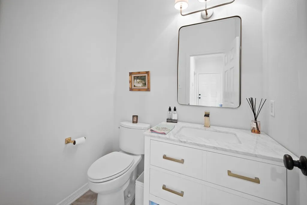 Single Family Residence For Sale in Smith County , 120 Marina Drive, Bullard, Texas 75757, 4 Bedroom, 4 Bathroom, 3 Garage spaces, 3,683 Sqft, built in 2007, mls#21335478, Real Estate Agent in Bullard, Homes For Sale in Smith county, Homes For Sale in Bullard, Realtor in Bullard Texas, Real Estate Brokerage Independent Realty Texas, Luminita Cordes Realtor