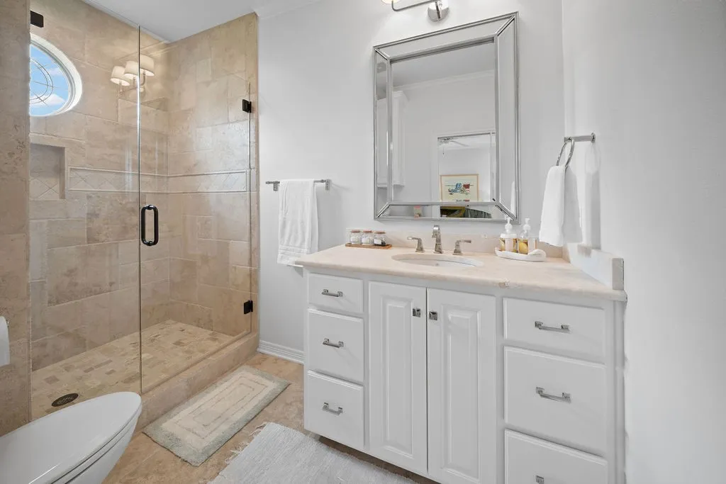 Single Family Residence For Sale in Smith County , 120 Marina Drive, Bullard, Texas 75757, 4 Bedroom, 4 Bathroom, 3 Garage spaces, 3,683 Sqft, built in 2007, mls#21335478, Real Estate Agent in Bullard, Homes For Sale in Smith county, Homes For Sale in Bullard, Realtor in Bullard Texas, Real Estate Brokerage Independent Realty Texas, Luminita Cordes Realtor